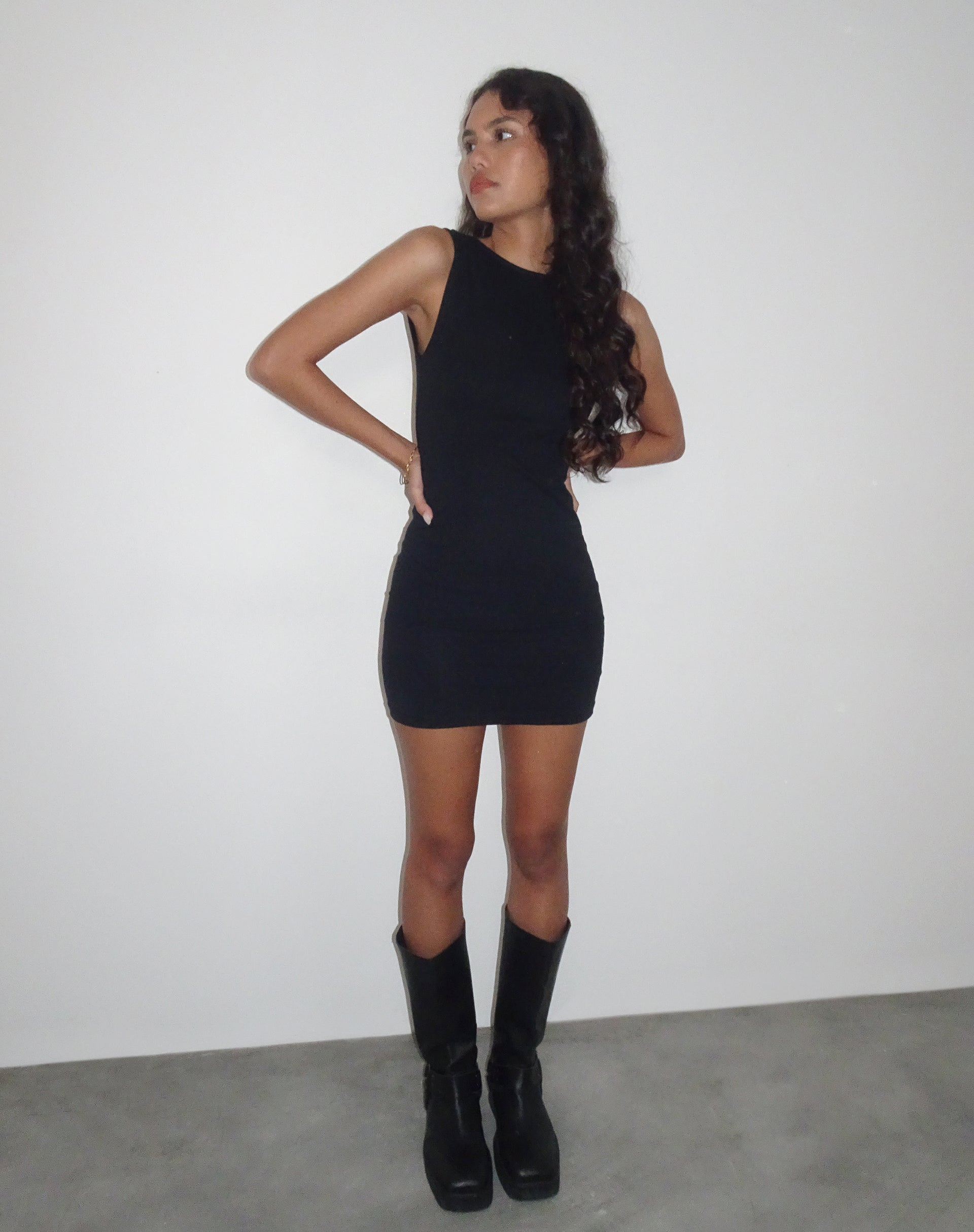 Afbeelding van Slony Low Back Mini Dress in Zwart Lycra