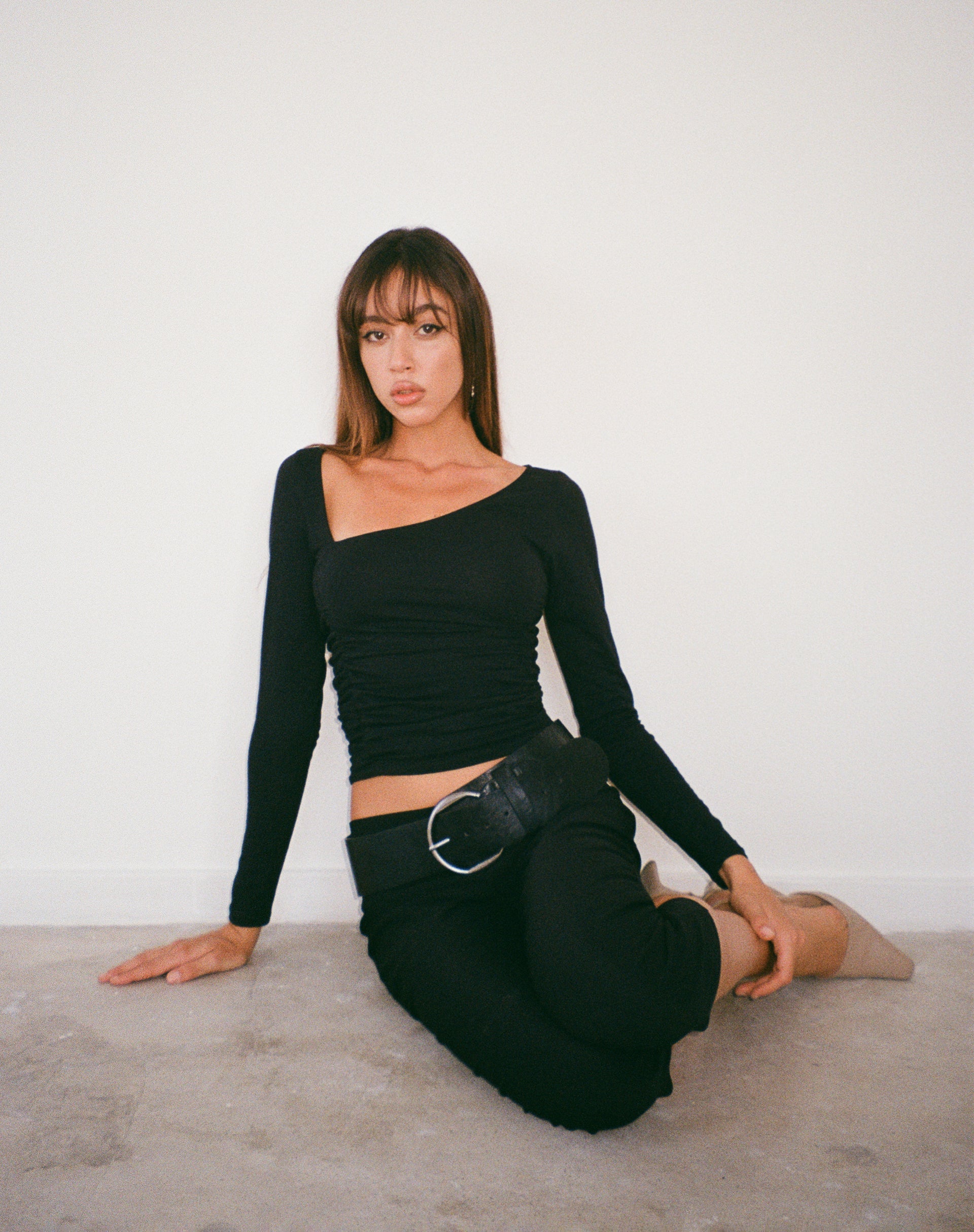 Afbeelding van Sunbee Asymmetrische Lange Mouw Top in Zwart
