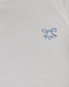  gebroken wit met blauwe strik m emb