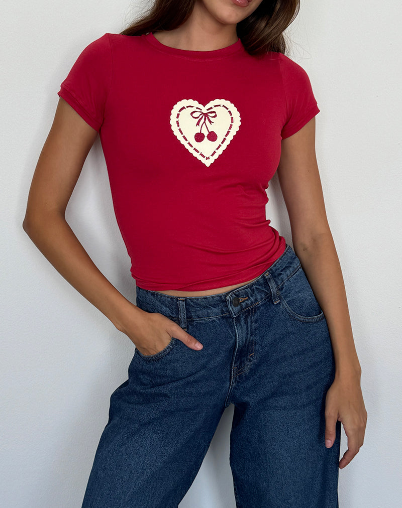 Sutin Baby Tee in Adrenaline Rood met Geborduurd Kersenhart