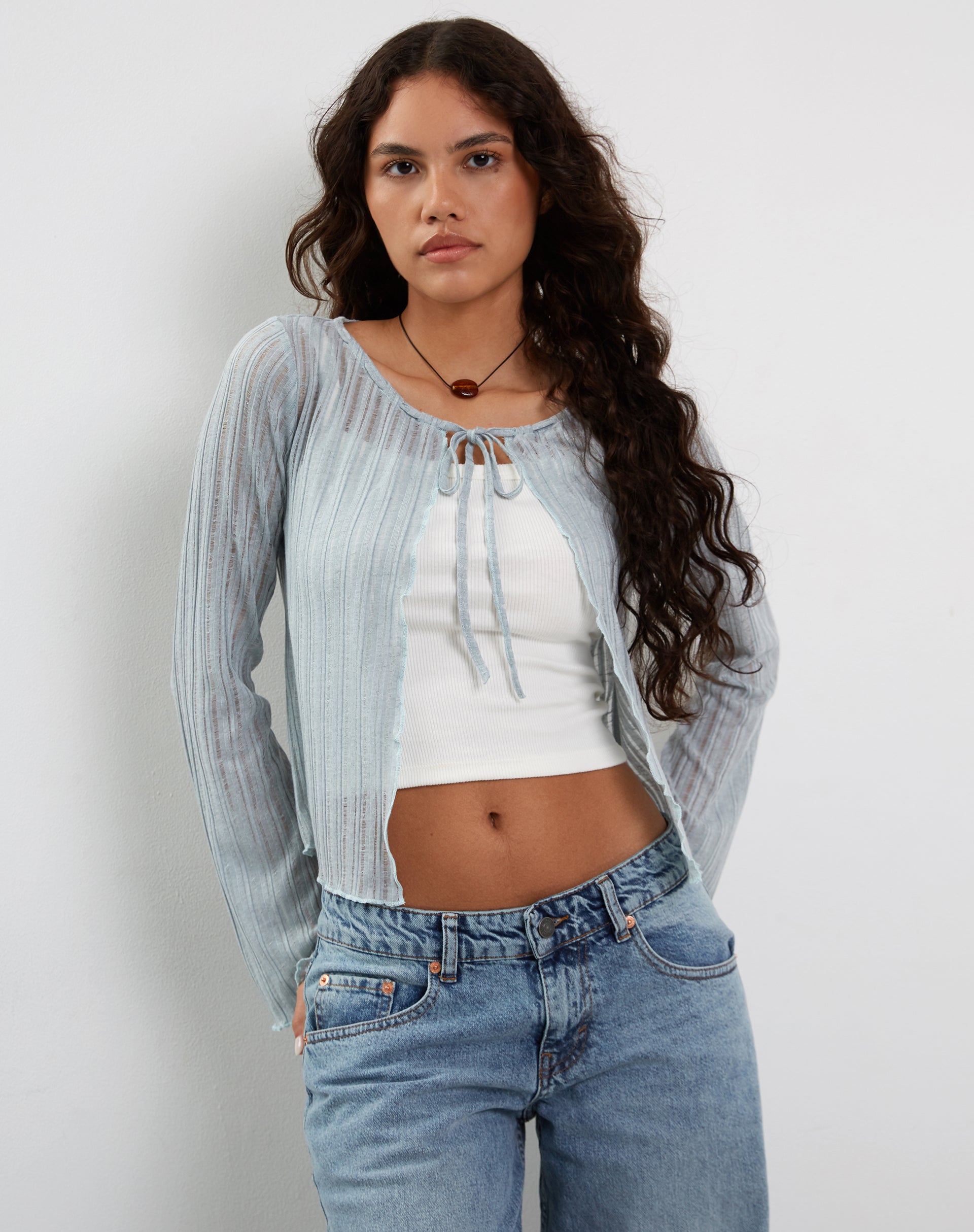 Afbeelding van Tabitha vest met stropdas aan de voorkant in Powder Blue
