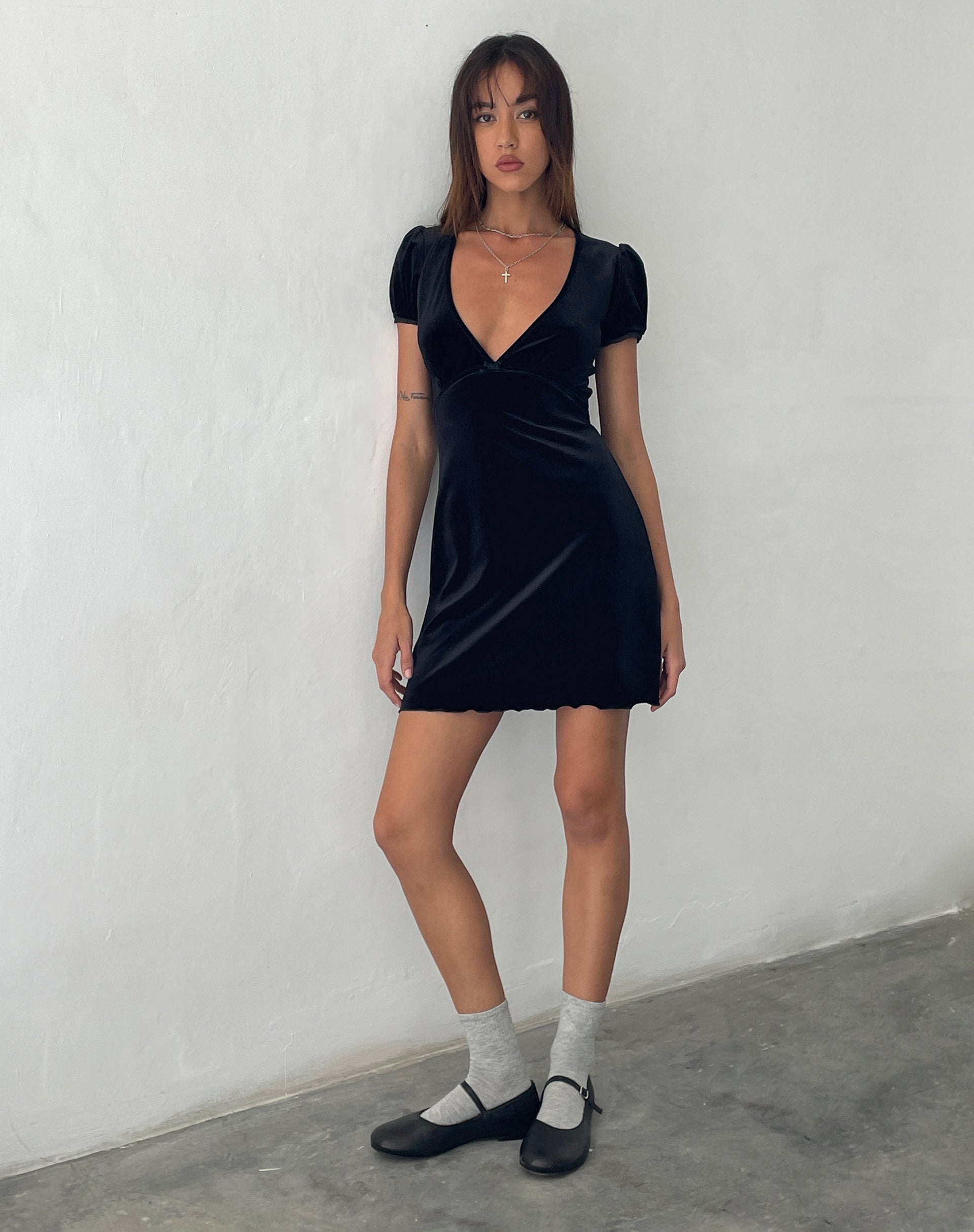 Afbeelding van Tabitha Mini Jurk in Zwart Fluweel