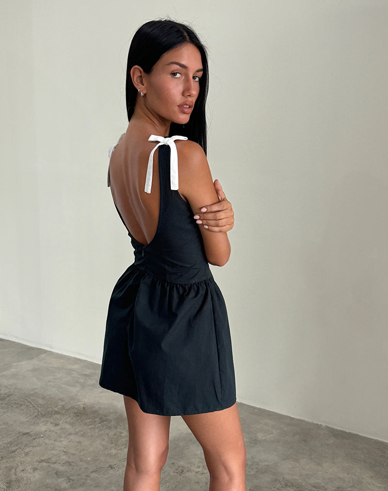 Taleshi Mini Jurkje in Zwart met Tap Shoe Off White Strikjes