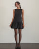 Afbeelding van Tamilo Bubble Hem Mini Dress in Zwart