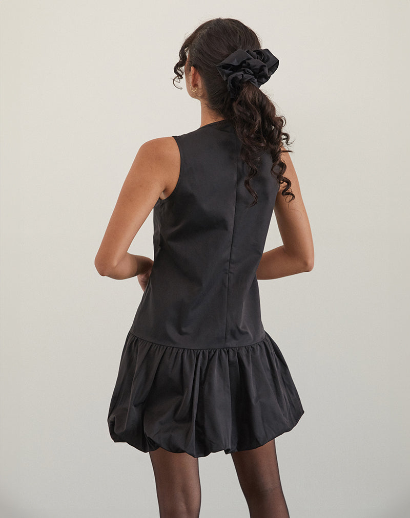 Afbeelding van Tamilo Bubble Hem Mini Dress in Zwart