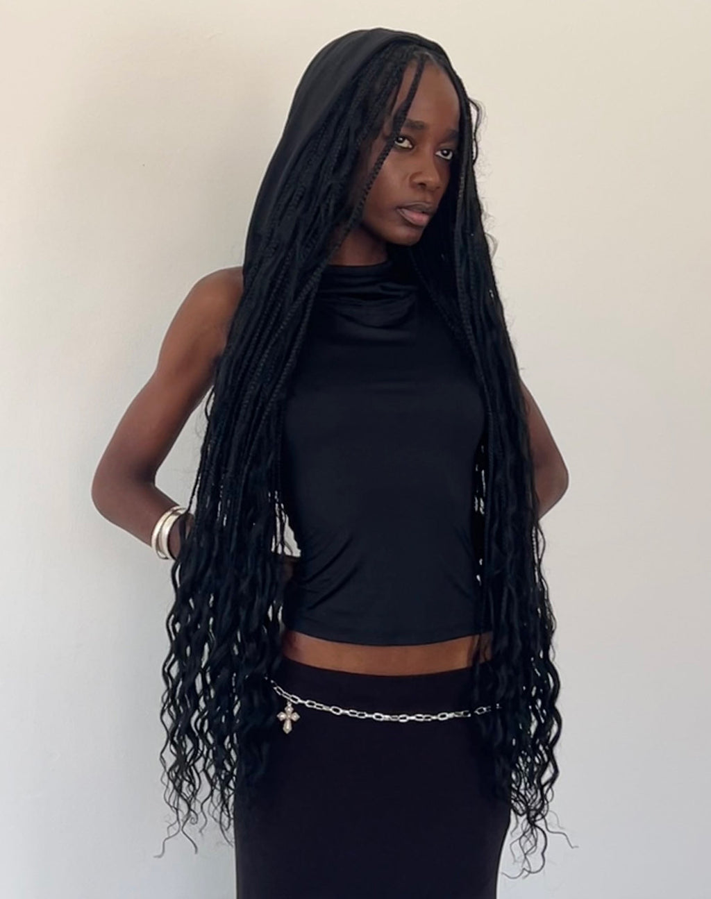Tapia Hooded Tank Top in Zwart Slinky