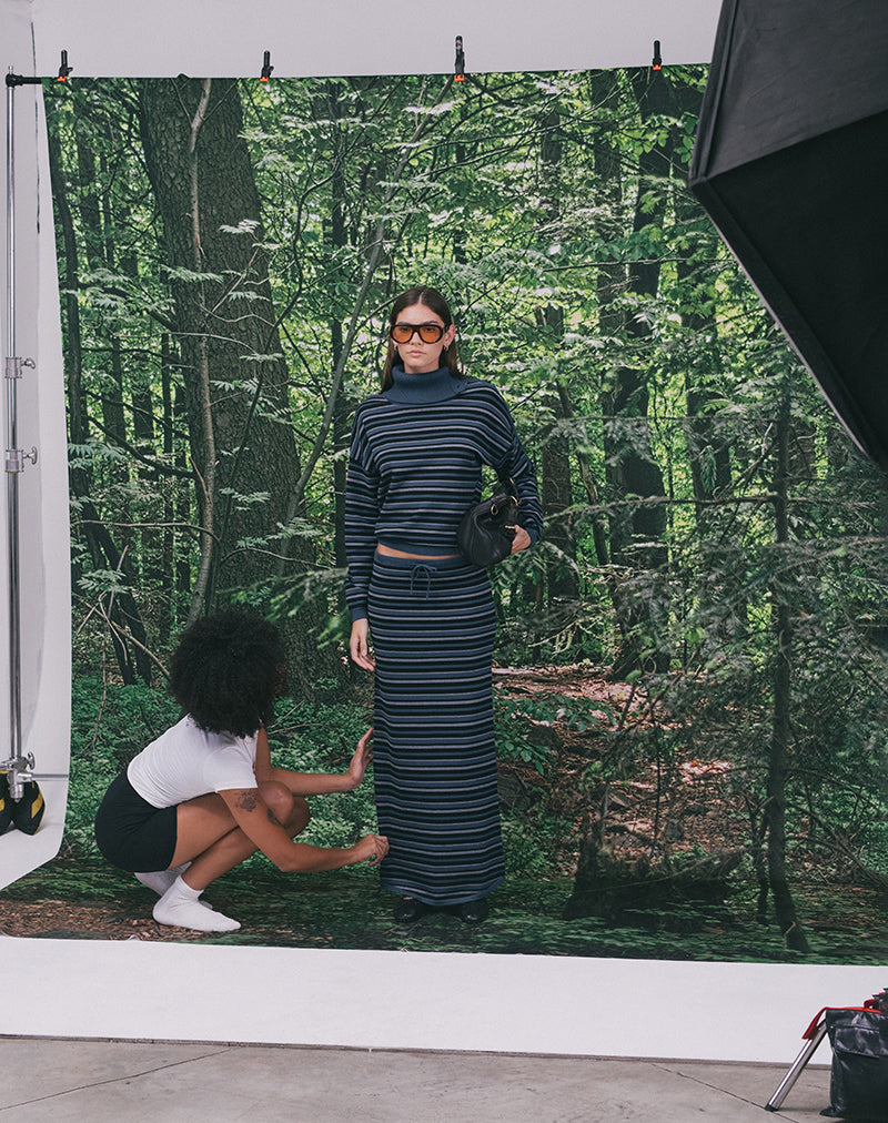 Afbeelding van Tarmina maxi-rok in gebreide streepjes, blauw en grijs