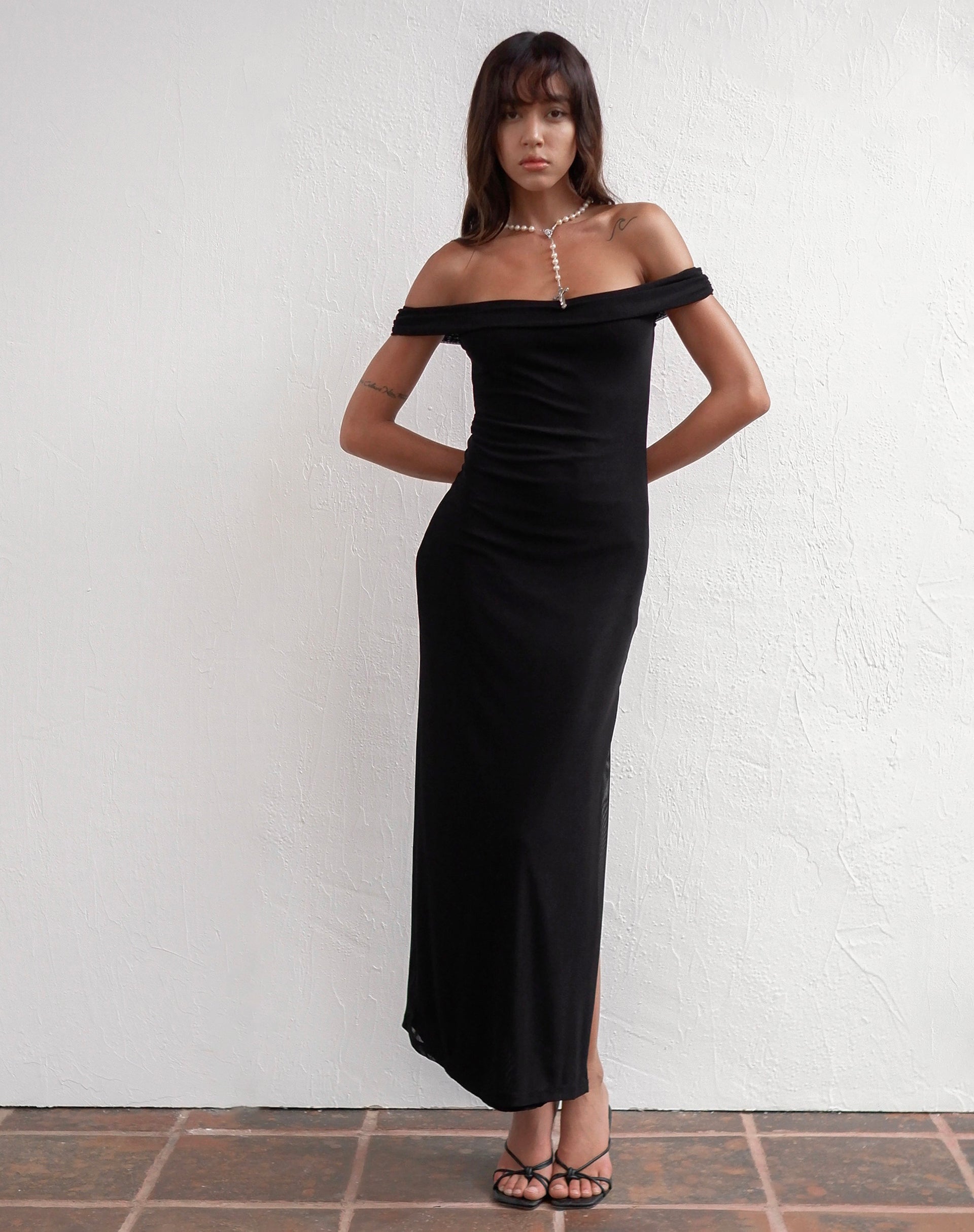 Afbeelding van Tarna Bardot Maxi Dress in Mesh Zwart