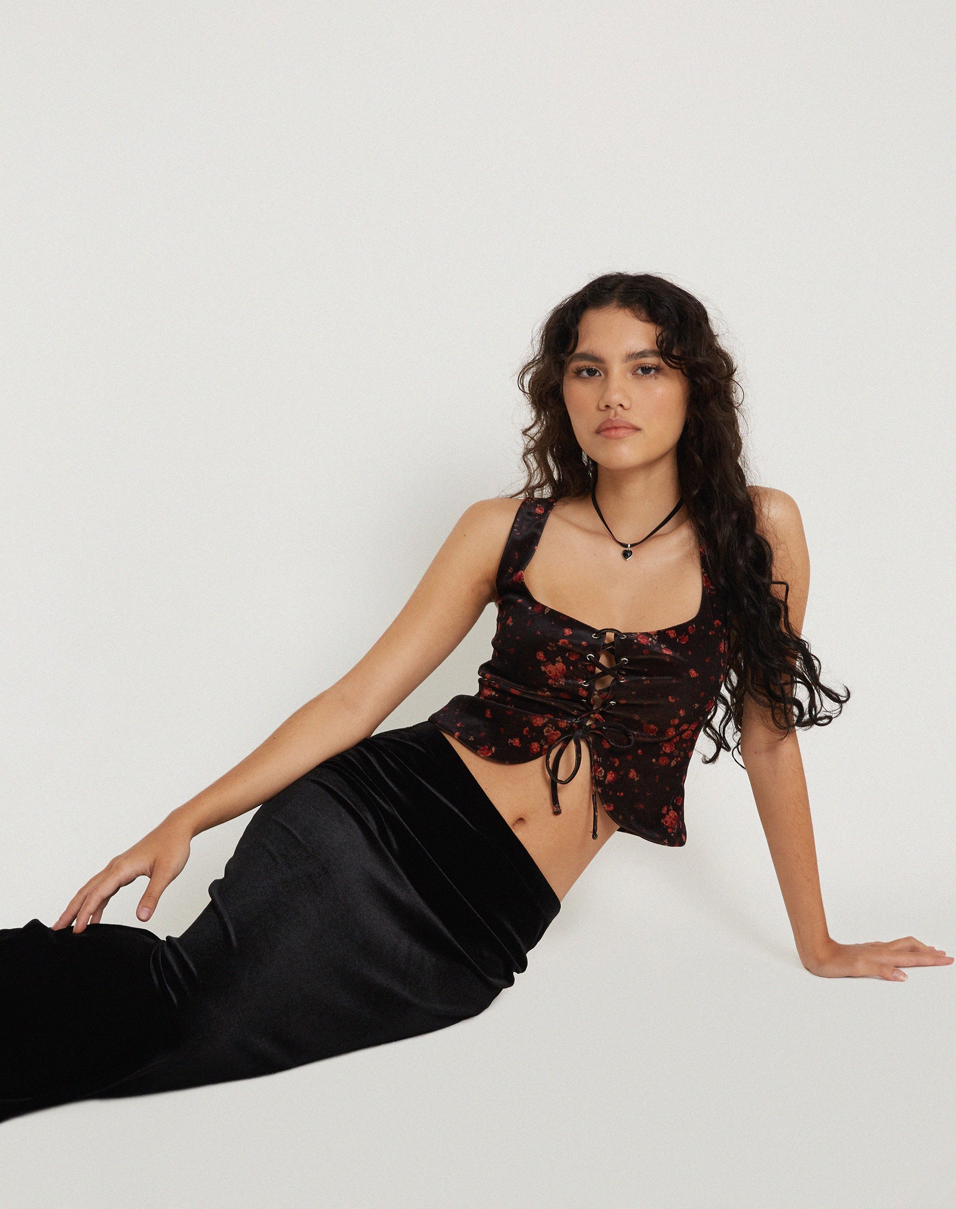 Afbeelding van Taula Cropped Corset Top in Rose Cluster Fluweel