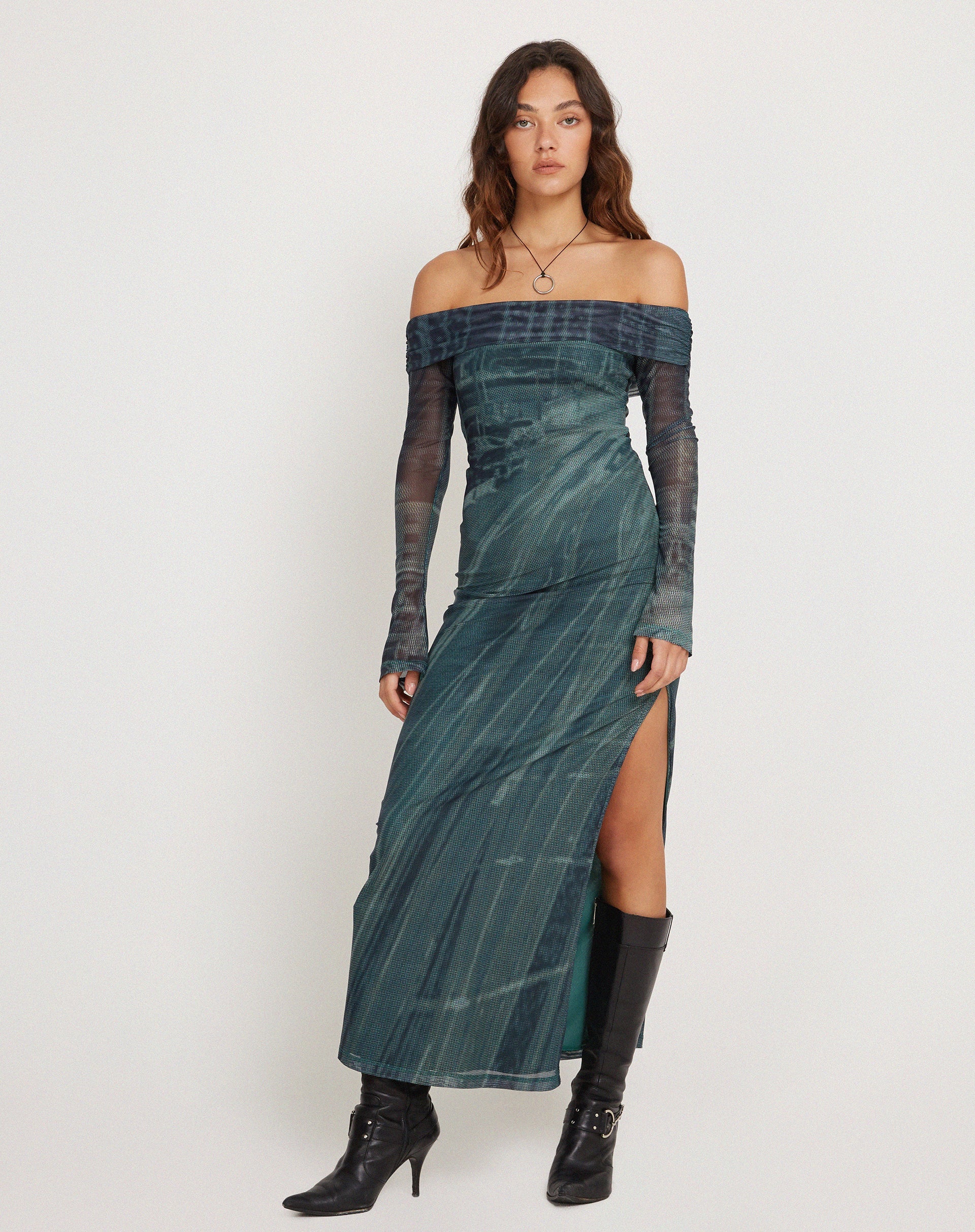 Afbeelding van Terra Bardot Midi Dress in Cityscape Green
