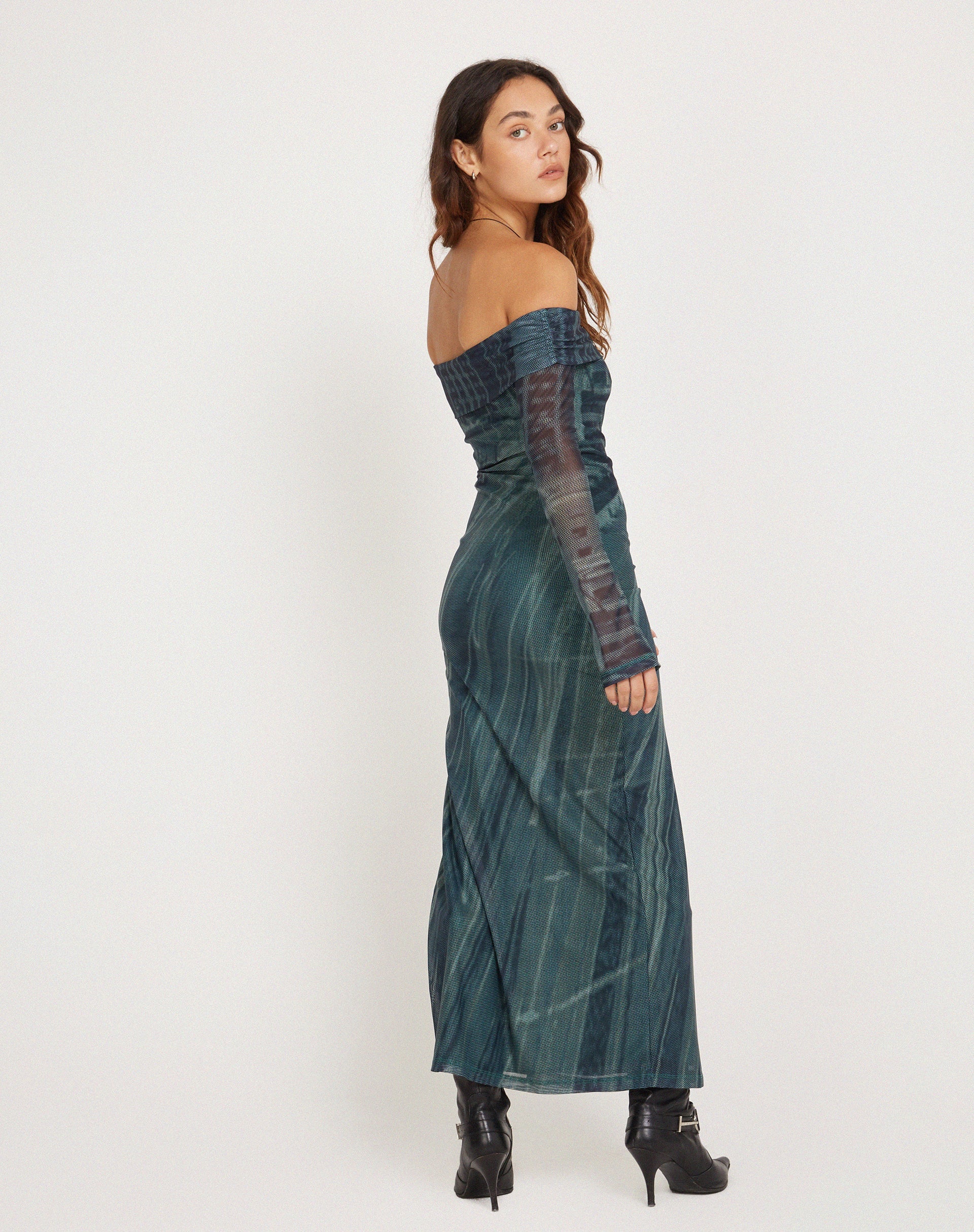 Afbeelding van Terra Bardot Midi Dress in Cityscape Green