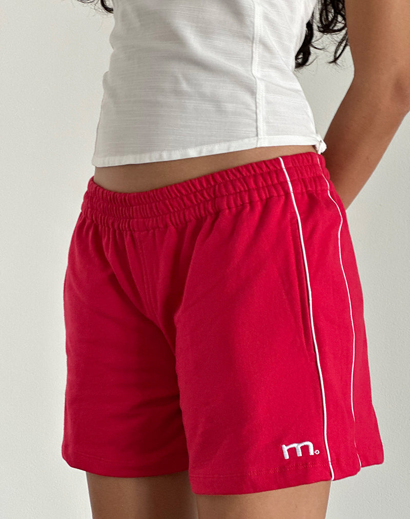 Afbeelding van Thera Shorts in Tango Red met Off White Piping en M Emb