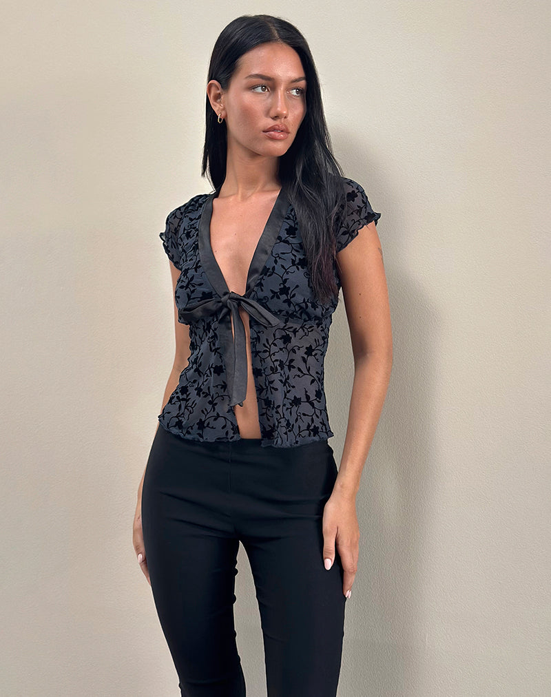 Afbeelding van Tifu Stropdas Top in Navy Mooie Petal Flock