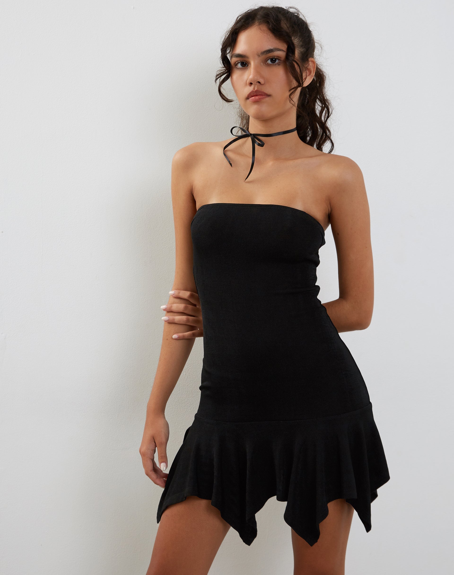 Afbeelding van Towina Bandeau Slinky Mini Jurk in Zwart