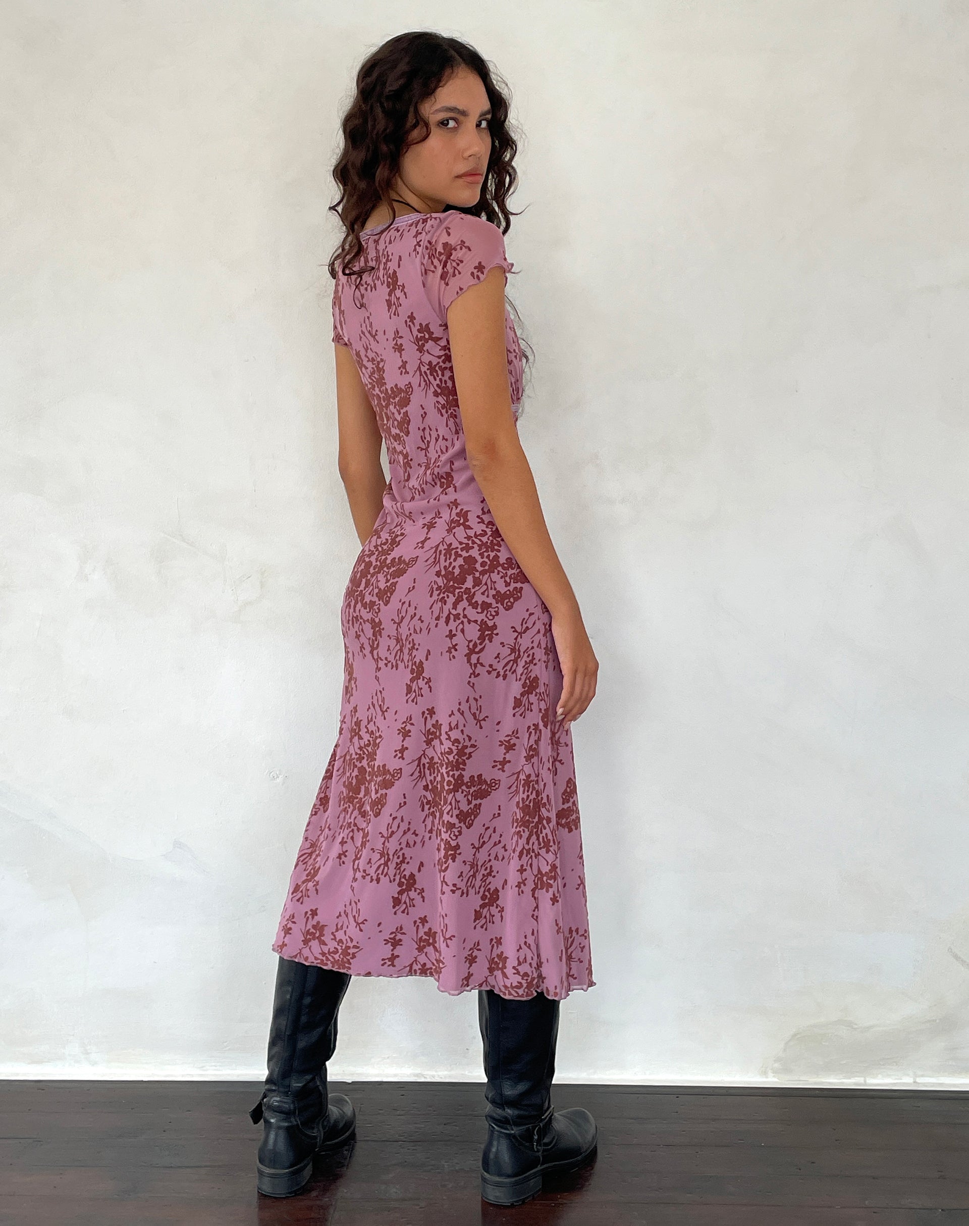 Afbeelding van Vilinia Midi Dress in Abstract Botanic Mauve
