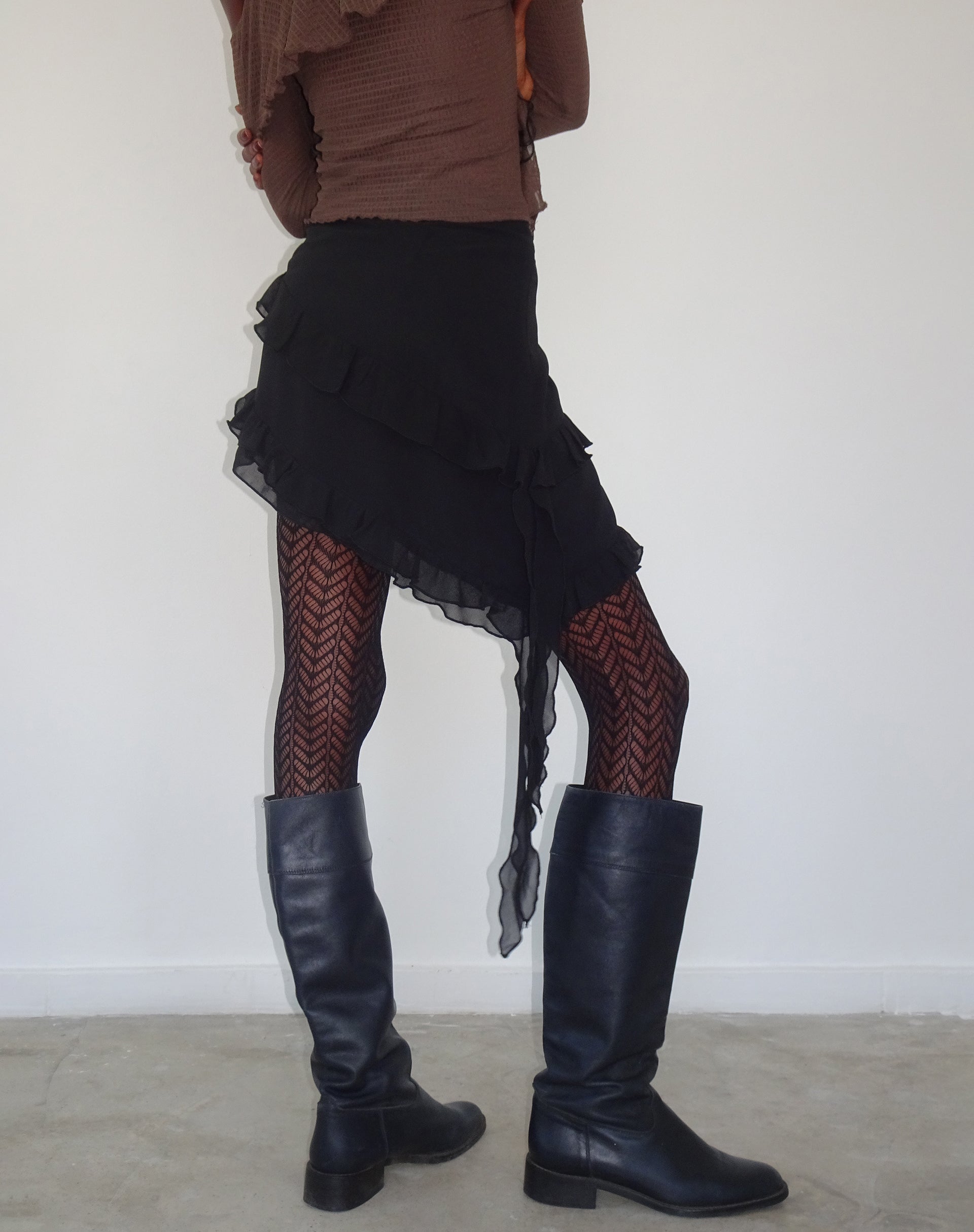 Afbeelding van Malinna minirok met ruches in zwart chiffon