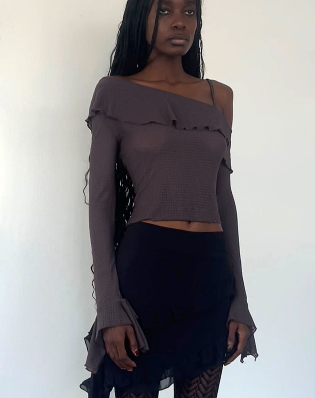 Viserra Asymmetrische Top met Lange Mouwen in Bubble Mesh Bruin