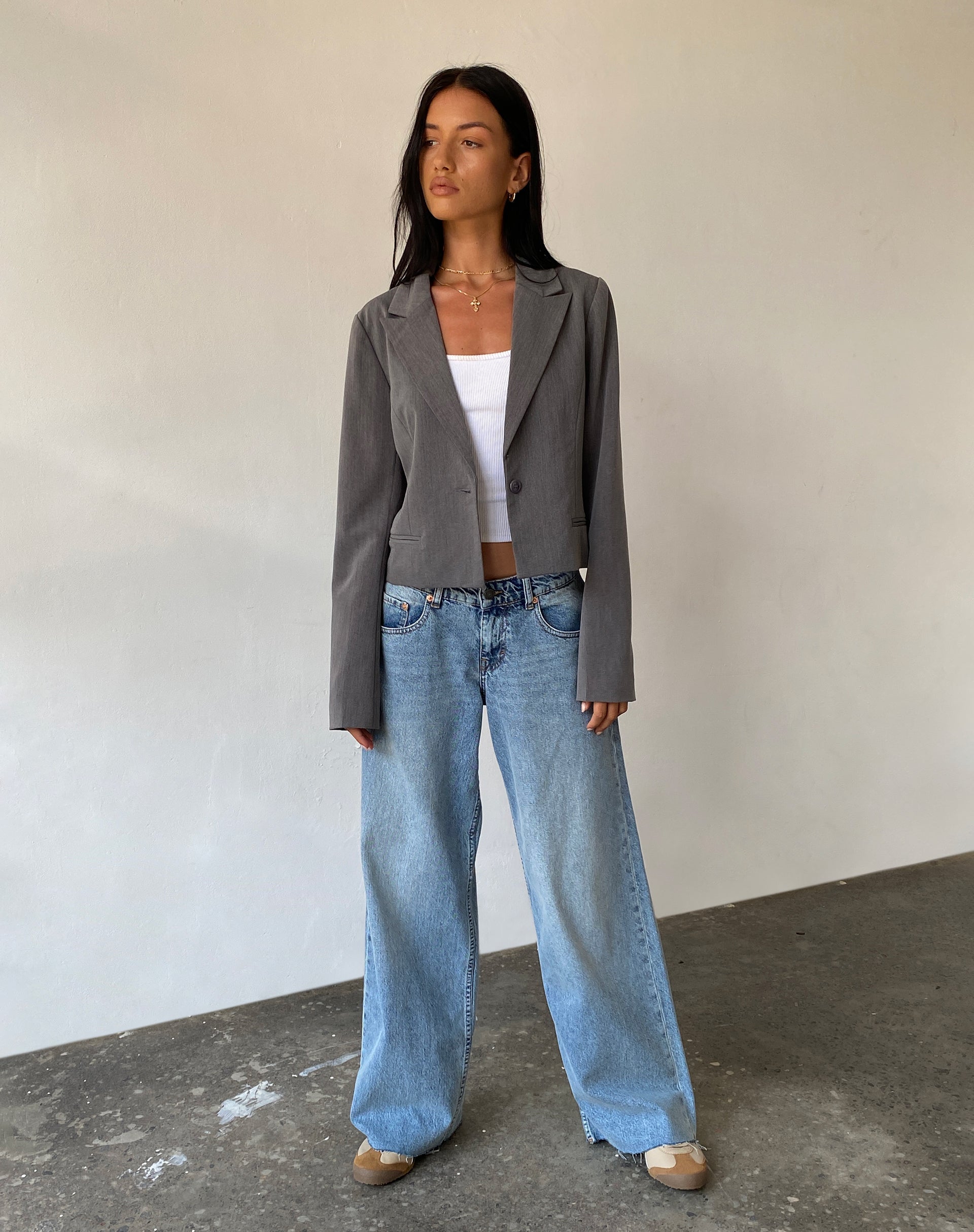Afbeelding van Walid Cropped Blazer in Tailoring Charcoal