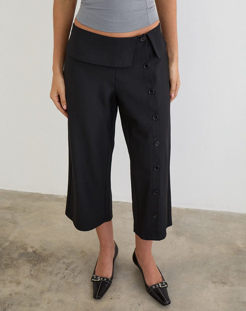 Wamari Capri-broek in Tailoring Black