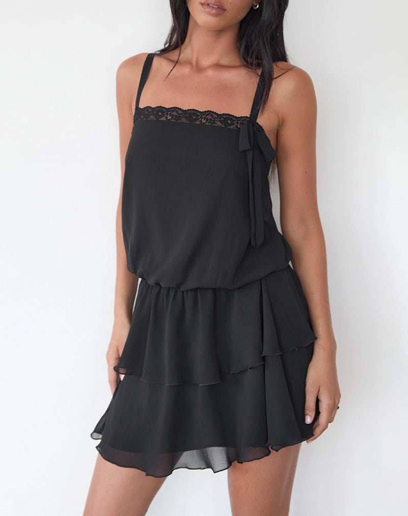 Wasinah Mini Dress in zwart chiffon met kanten randje
