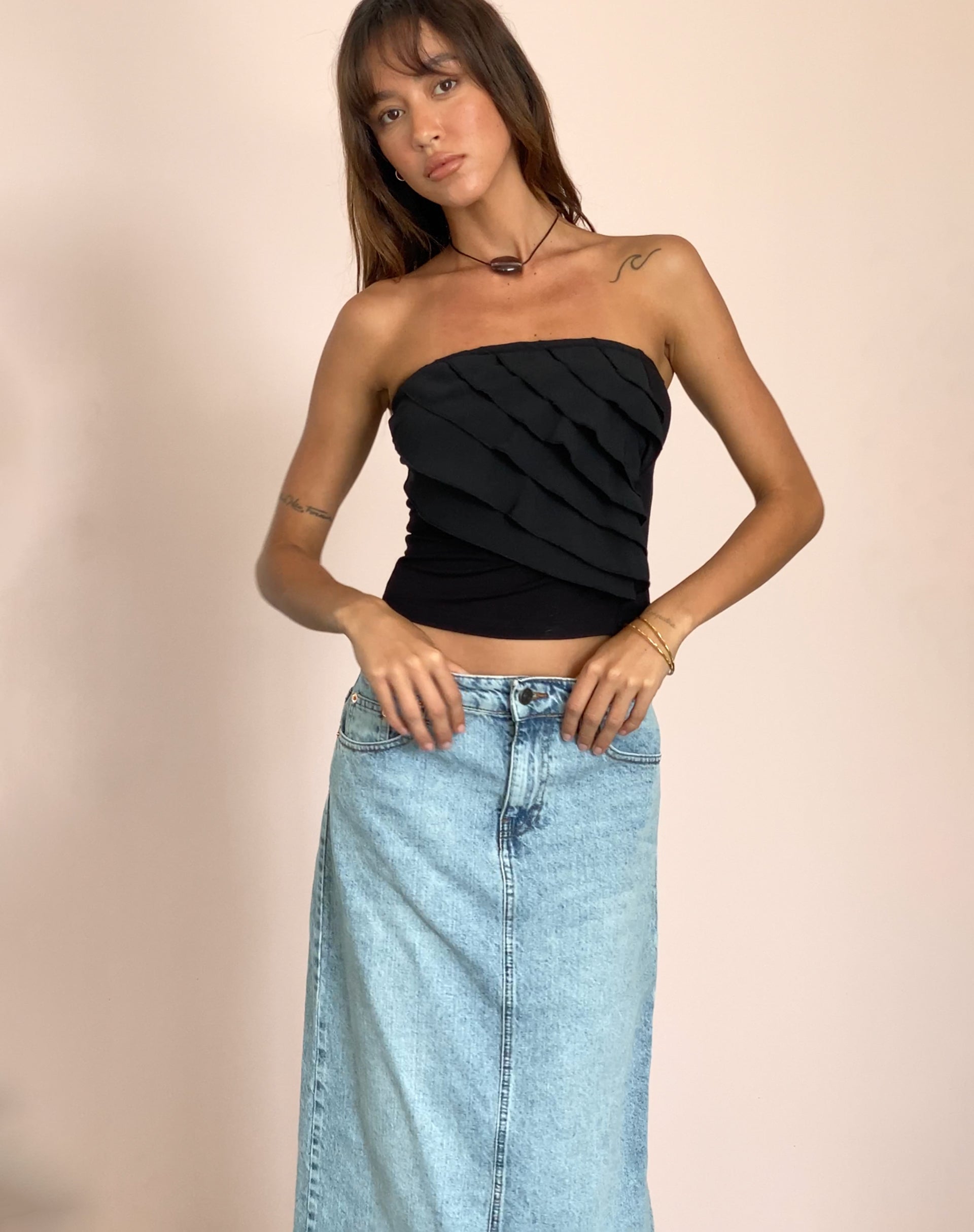 Afbeelding van Wayan Bandeau Top met ruches in zwart