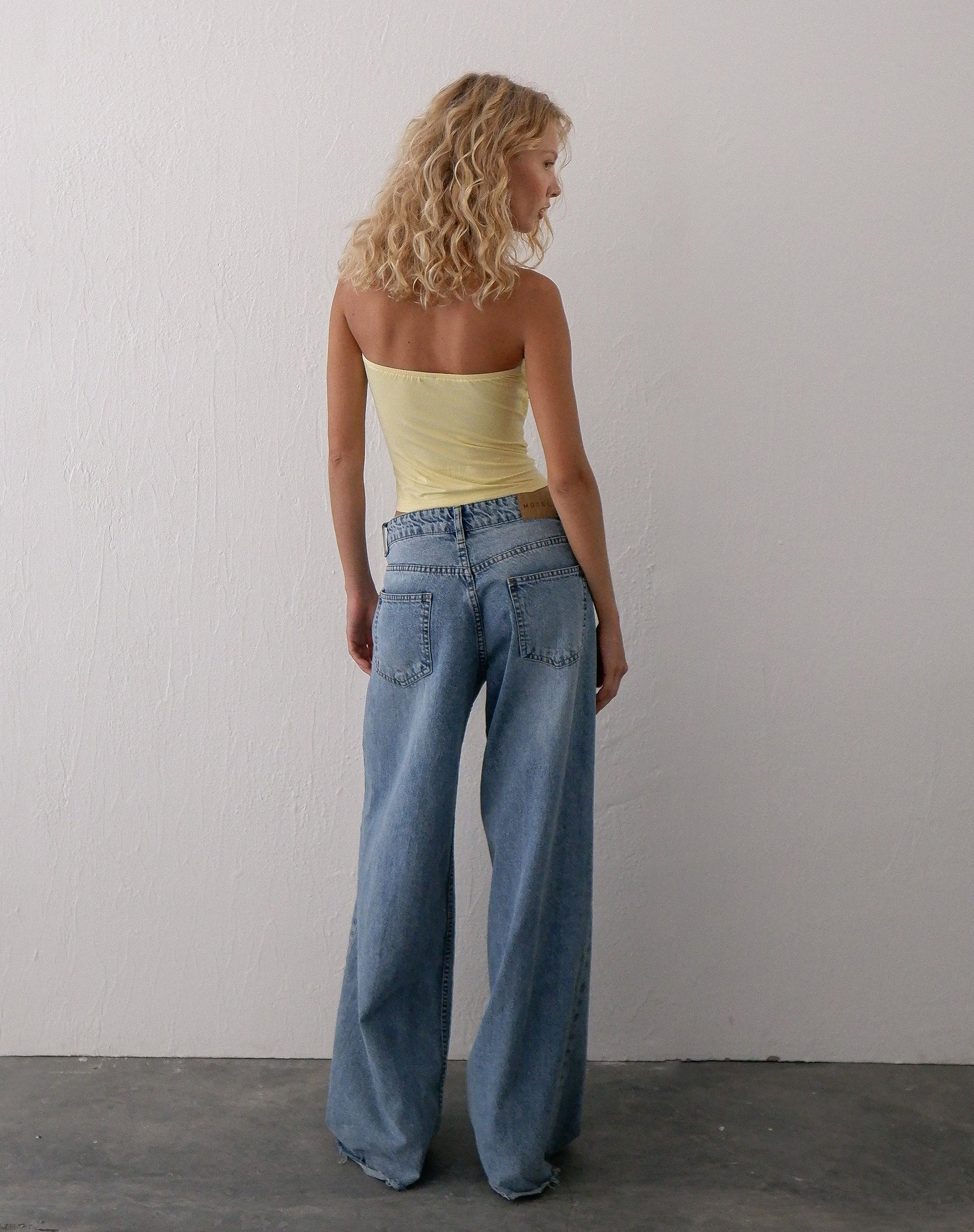Afbeelding van Wayan Bandeau Top met ruches in lichtgeel