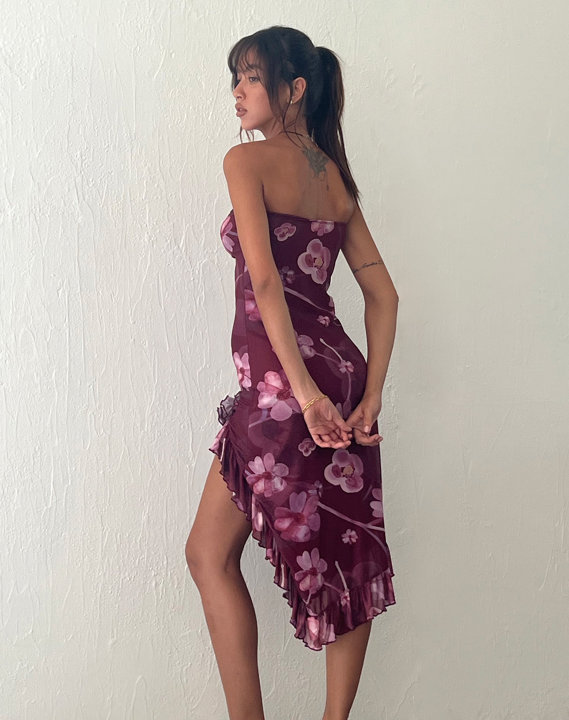 Afbeelding van Weti Bandeau Mini Jurk met Waterval Hemd in Aquarel Bloemen Berry