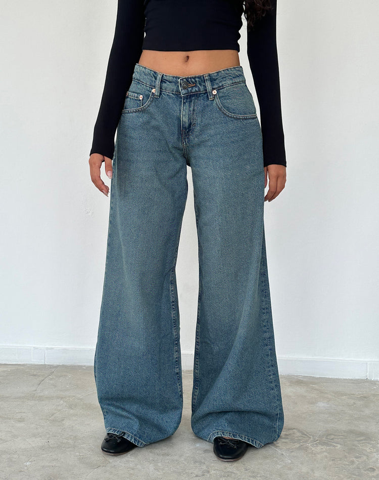 JEANS MET WIJDE PIJPEN