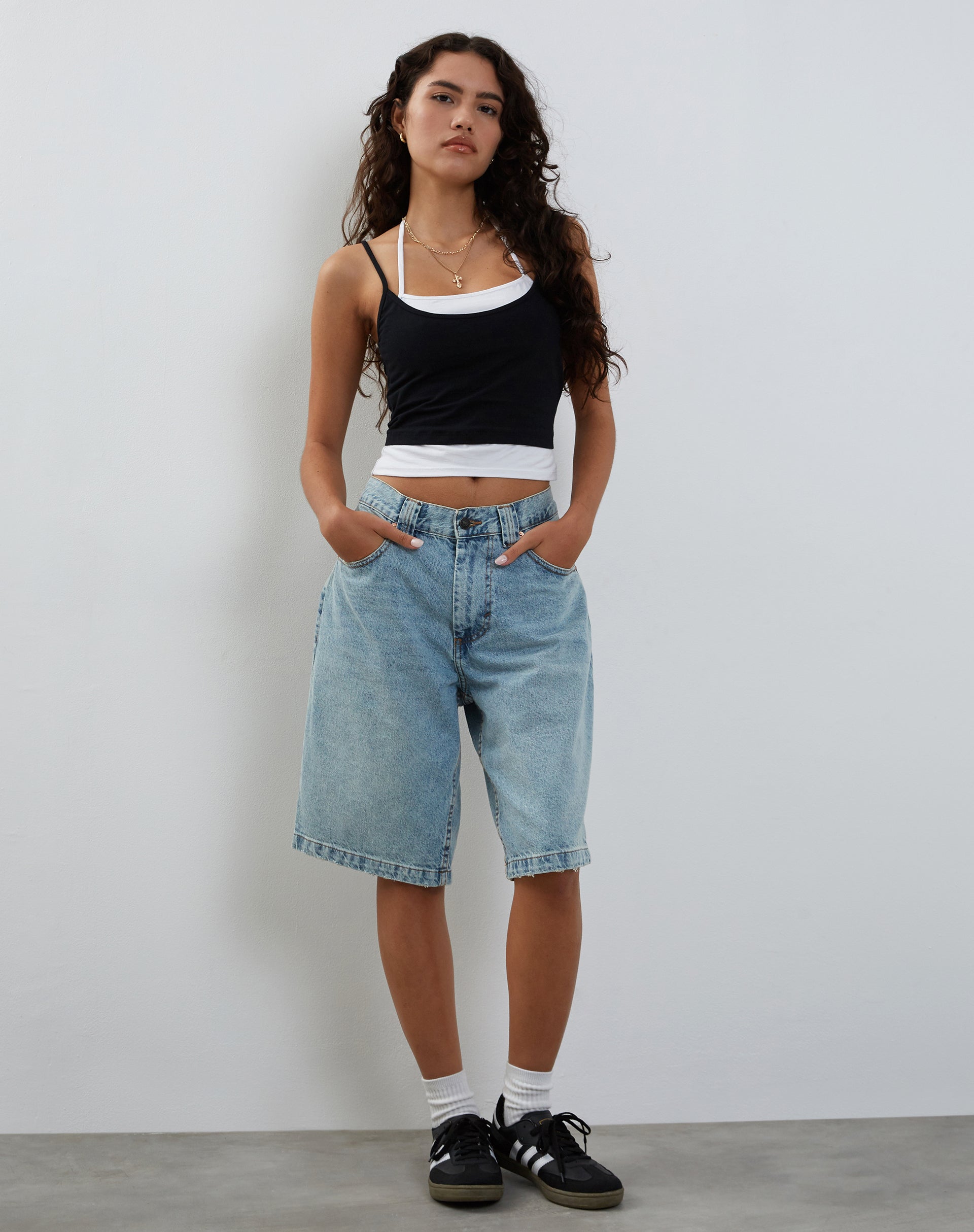 Afbeelding van Willia Two Toned Vest Top in Zwart en Wit