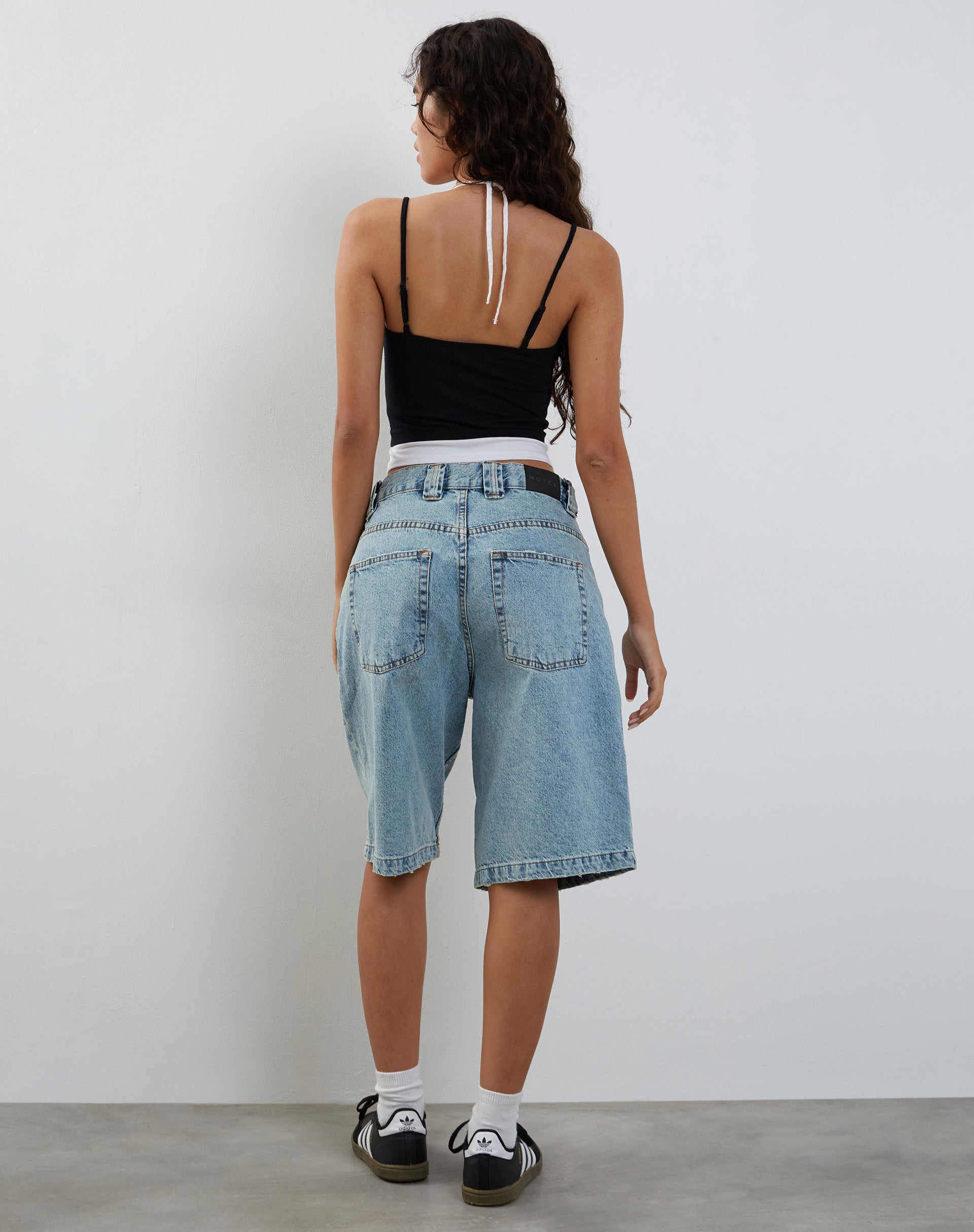 Afbeelding van Willia Two Toned Vest Top in Zwart en Wit