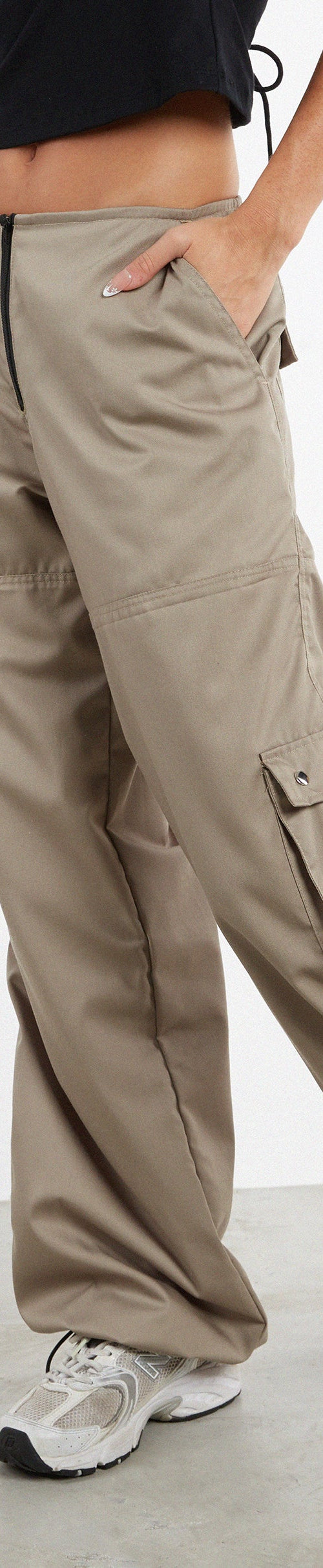 beeld van MOTEL X JACQUIE Xander Cargo Broek in Cotton Drill Taupe