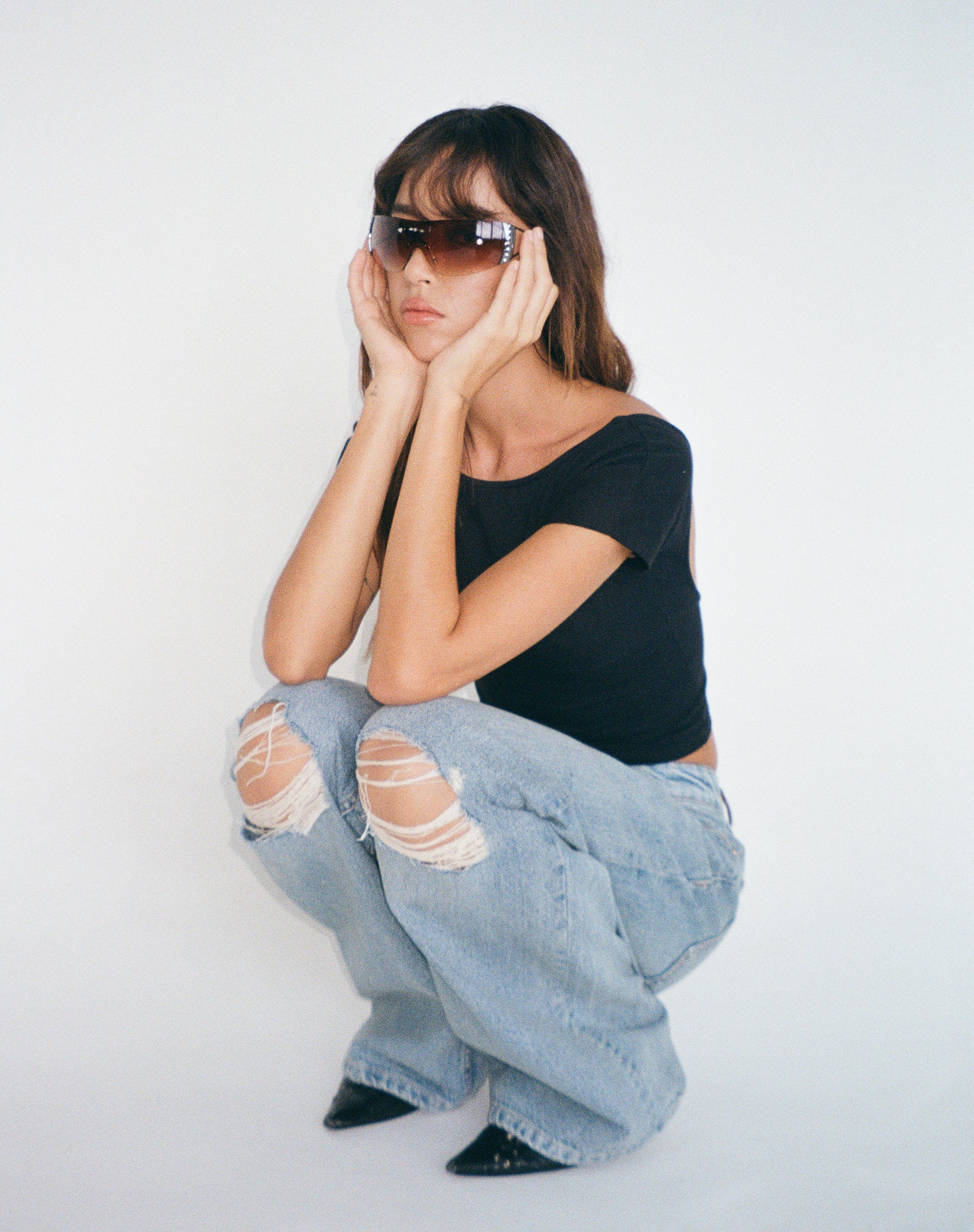 Afbeelding van Ripped Roomy Extra Wide Low Rise Jean in Vintage Blue Wash