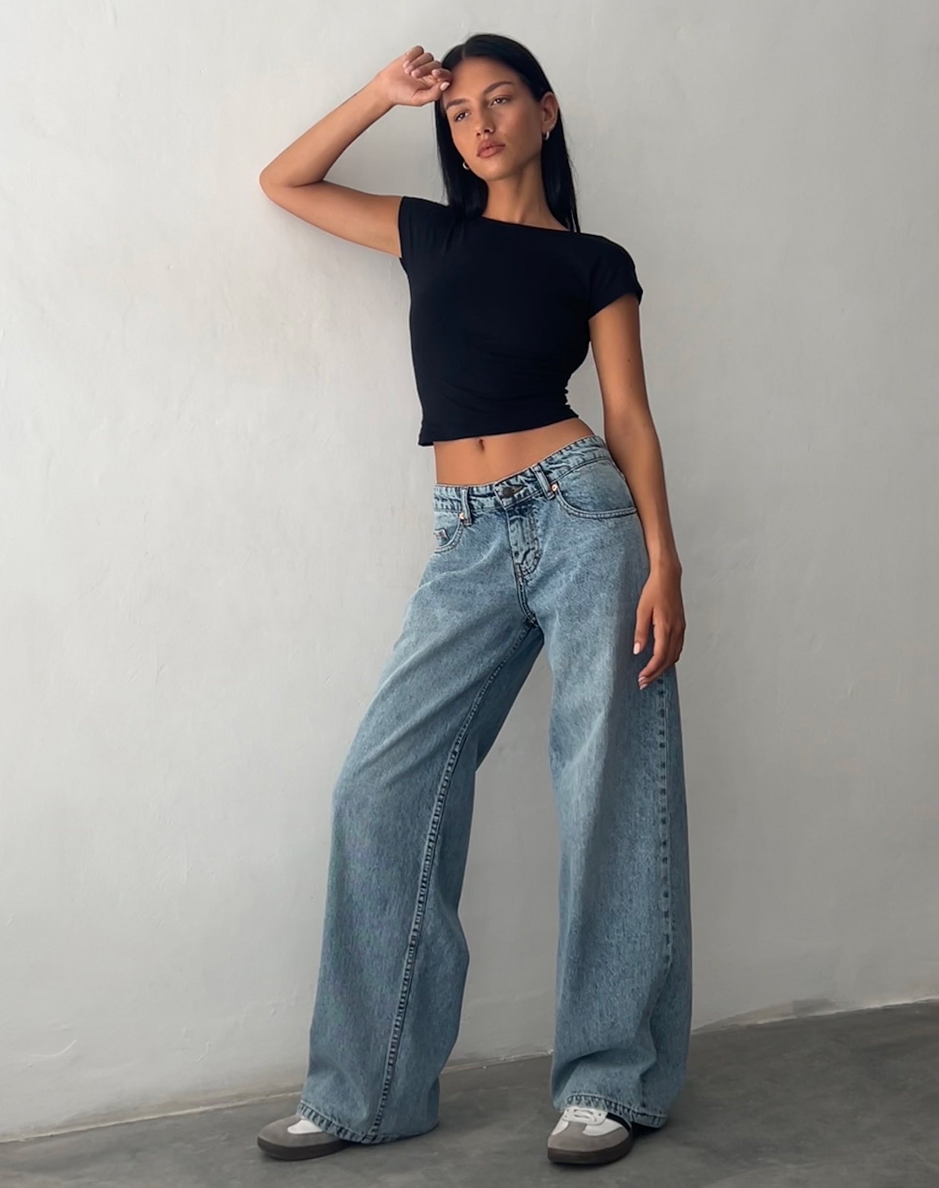 Afbeelding van Roomy Extra Wide Low Rise Jeans in Vintage Blue Wash