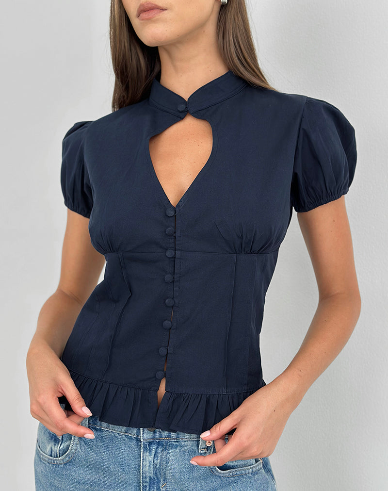 Yamila blouse met pofmouwen en sleutelgat in donkerblauw