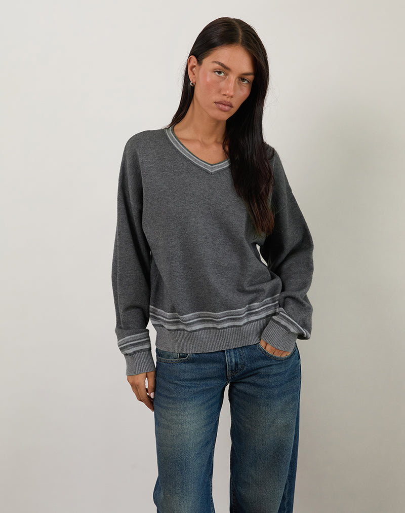 Yarnia Slouchy V Hals Trui in Houtskool