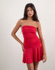 Afbeelding van Yasmin Bandeau Mini Jurk in Slinky Rood