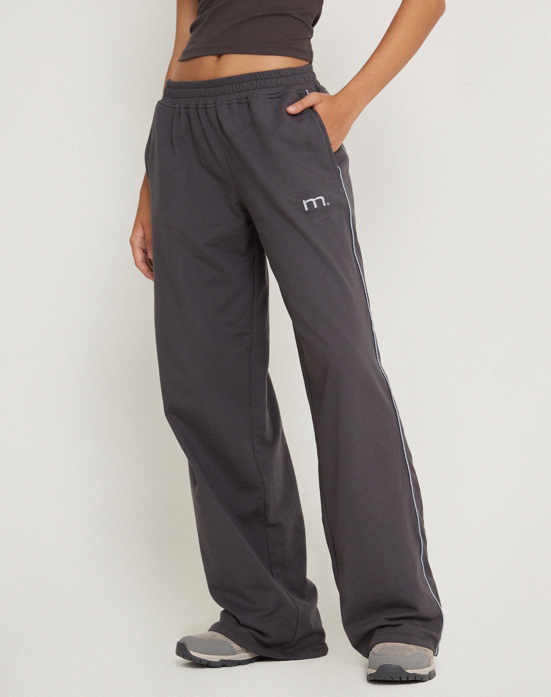 Afbeelding van Benton Wide Leg Jogger in Beluga Grey