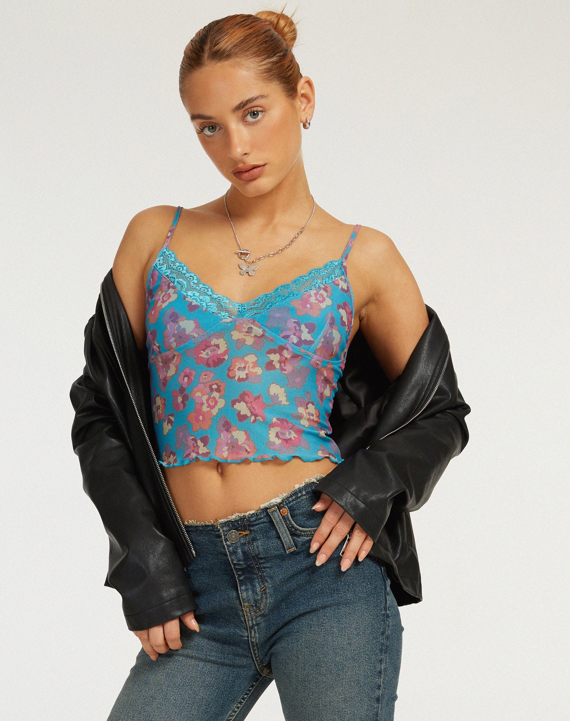 Afbeelding van Yenika Crop Top in Contrast Floral Blue