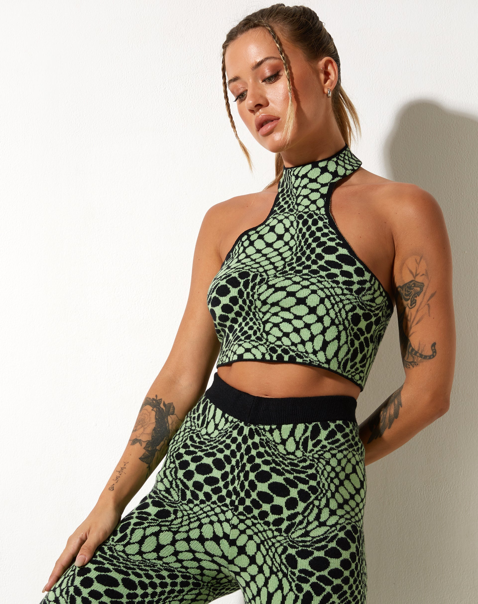 Afbeelding van Molisa Crop Top in Geo Polka Arcadian Green