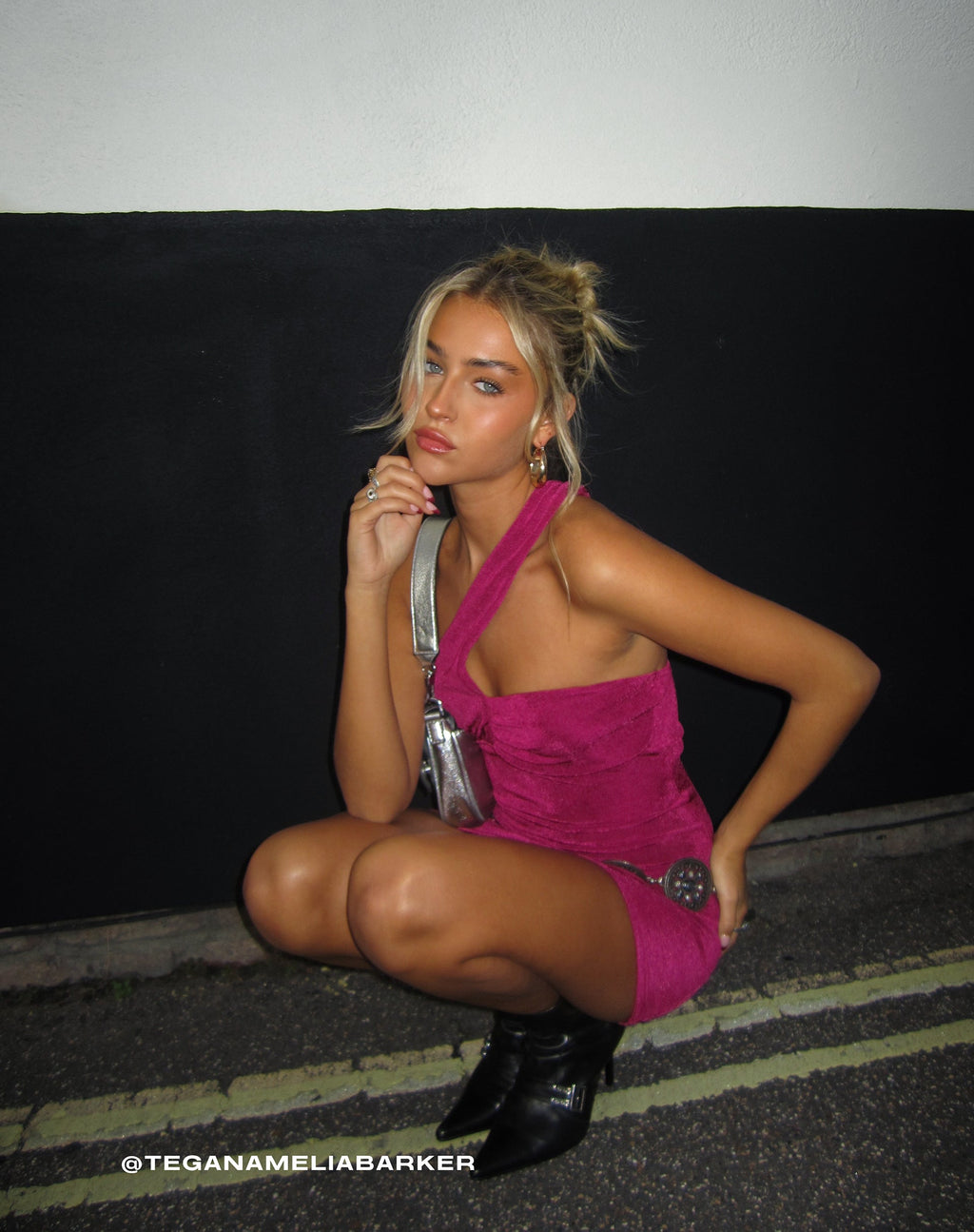 Alessa Mini Jurk met Schouder in Magenta Paars