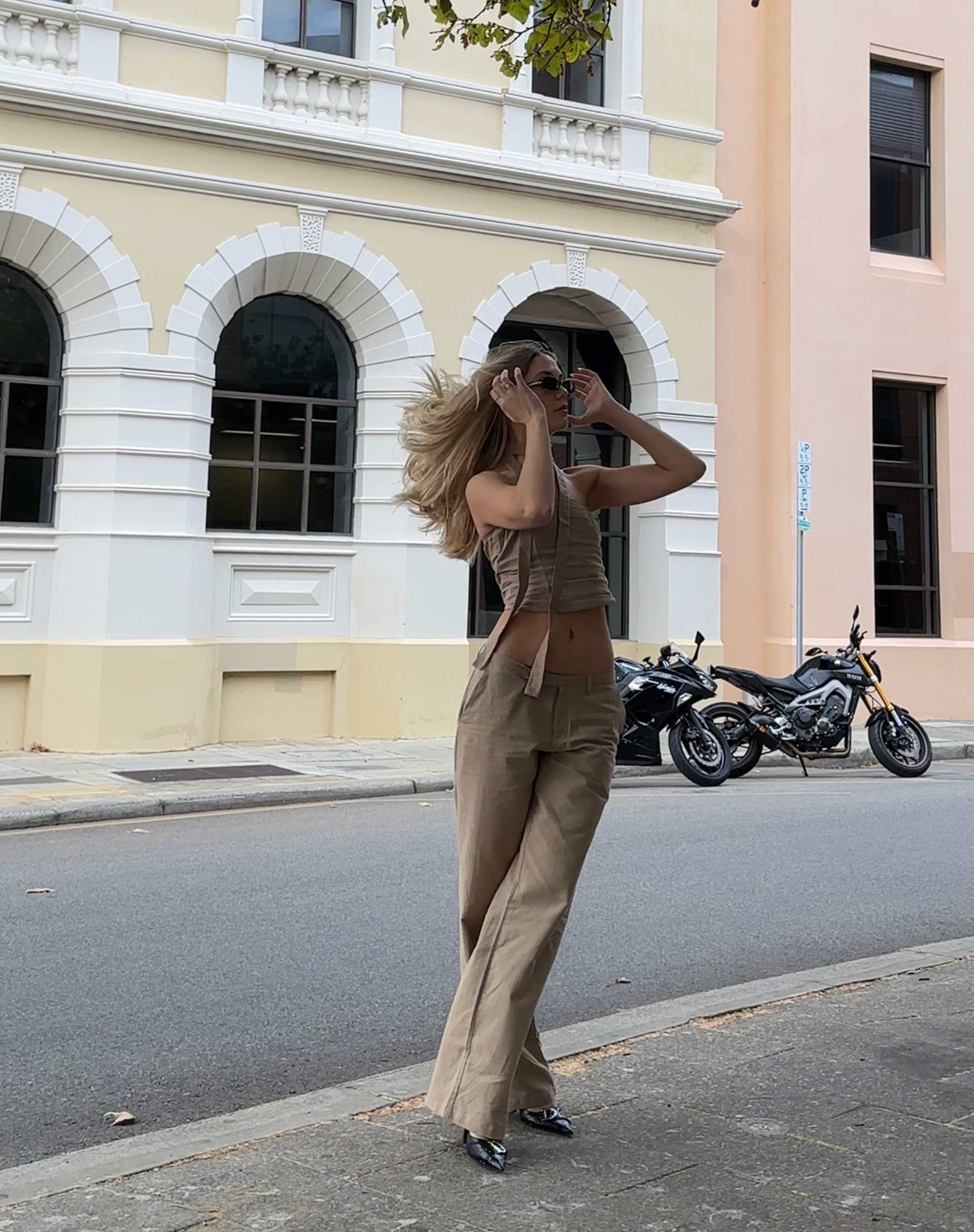 Afbeelding van MOTEL X JACQUIE Jawi broek in licht taupe
