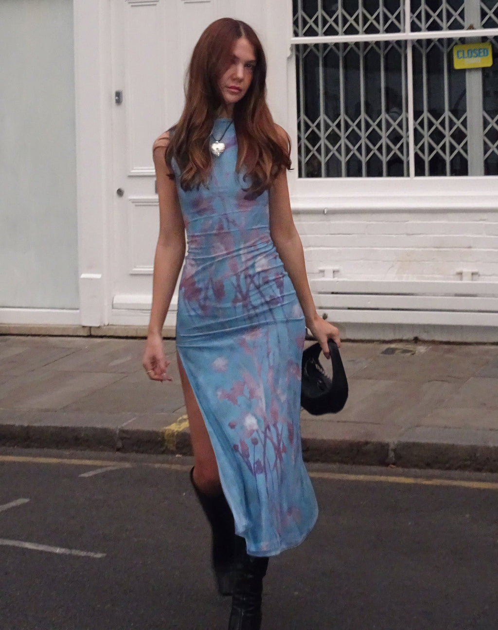 MOTEL X JACQUIE Flo Midi Dress in Lumen Mesh Blauw
