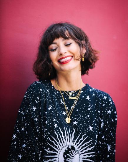 Afbeelding van Sunny Kiss Oversized T-shirt in Zwart Kosmos