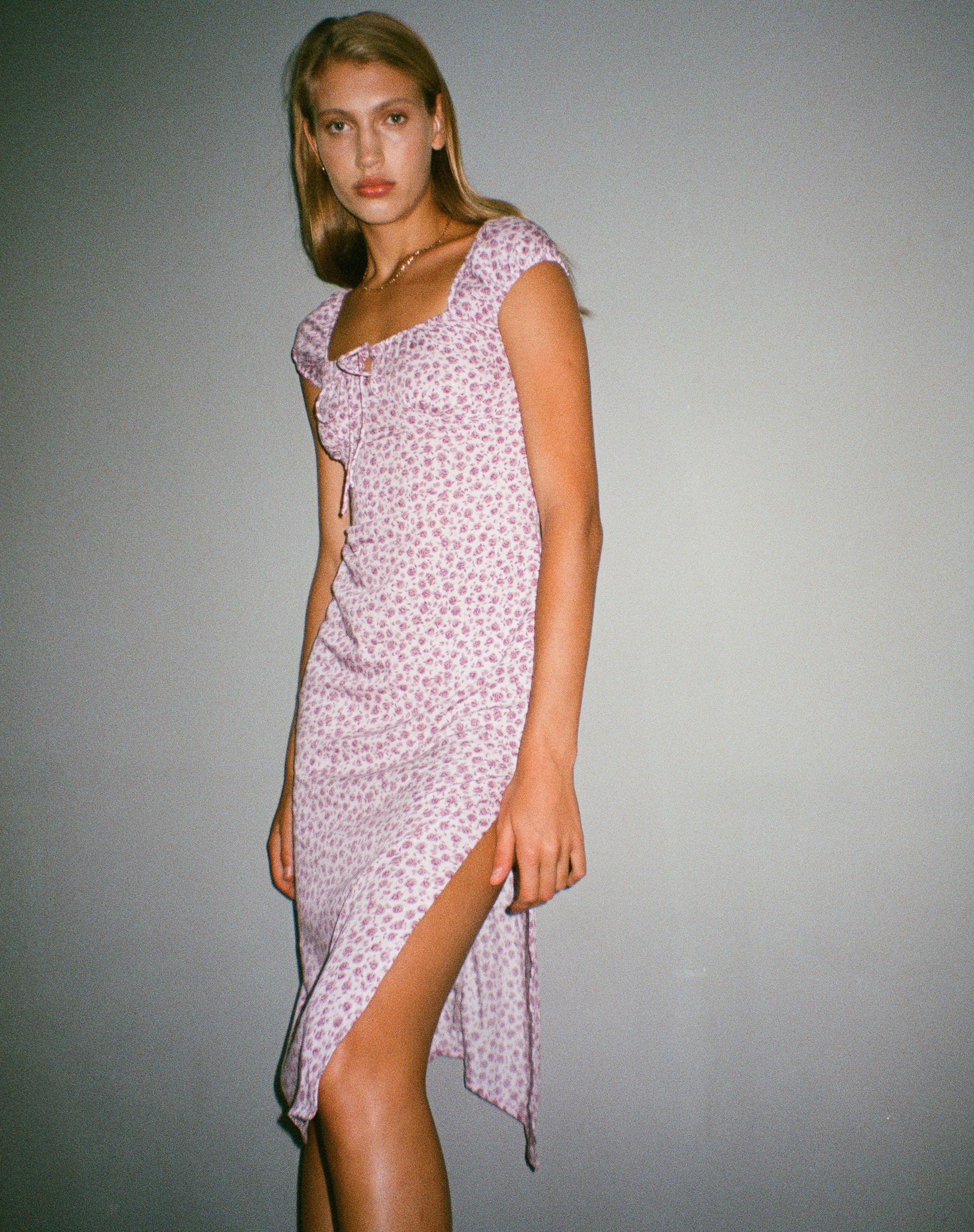 Afbeelding van Lona Midi Dress in Ditsy Rose Lila