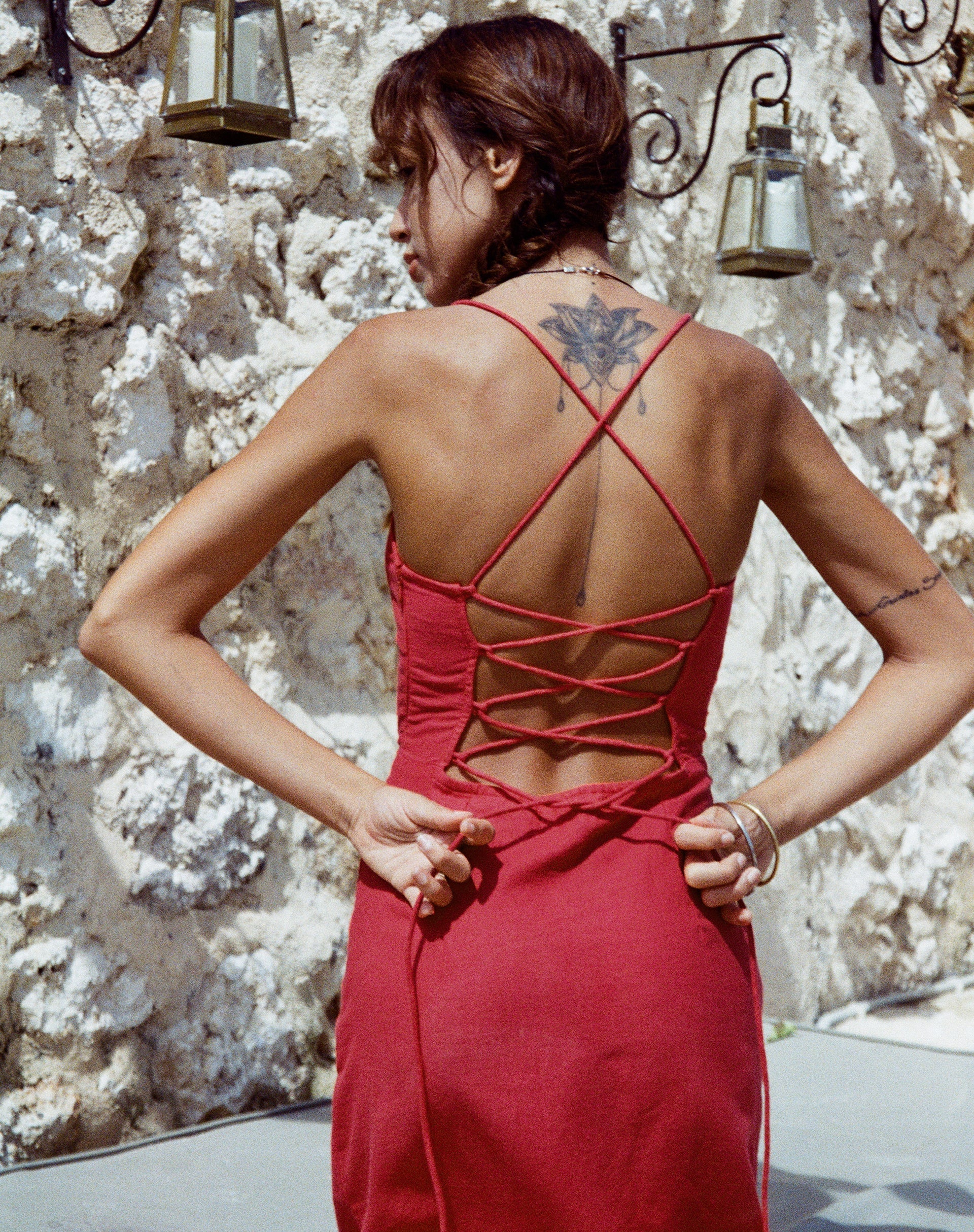 Afbeelding van Sky Midi Dress in Tango Red