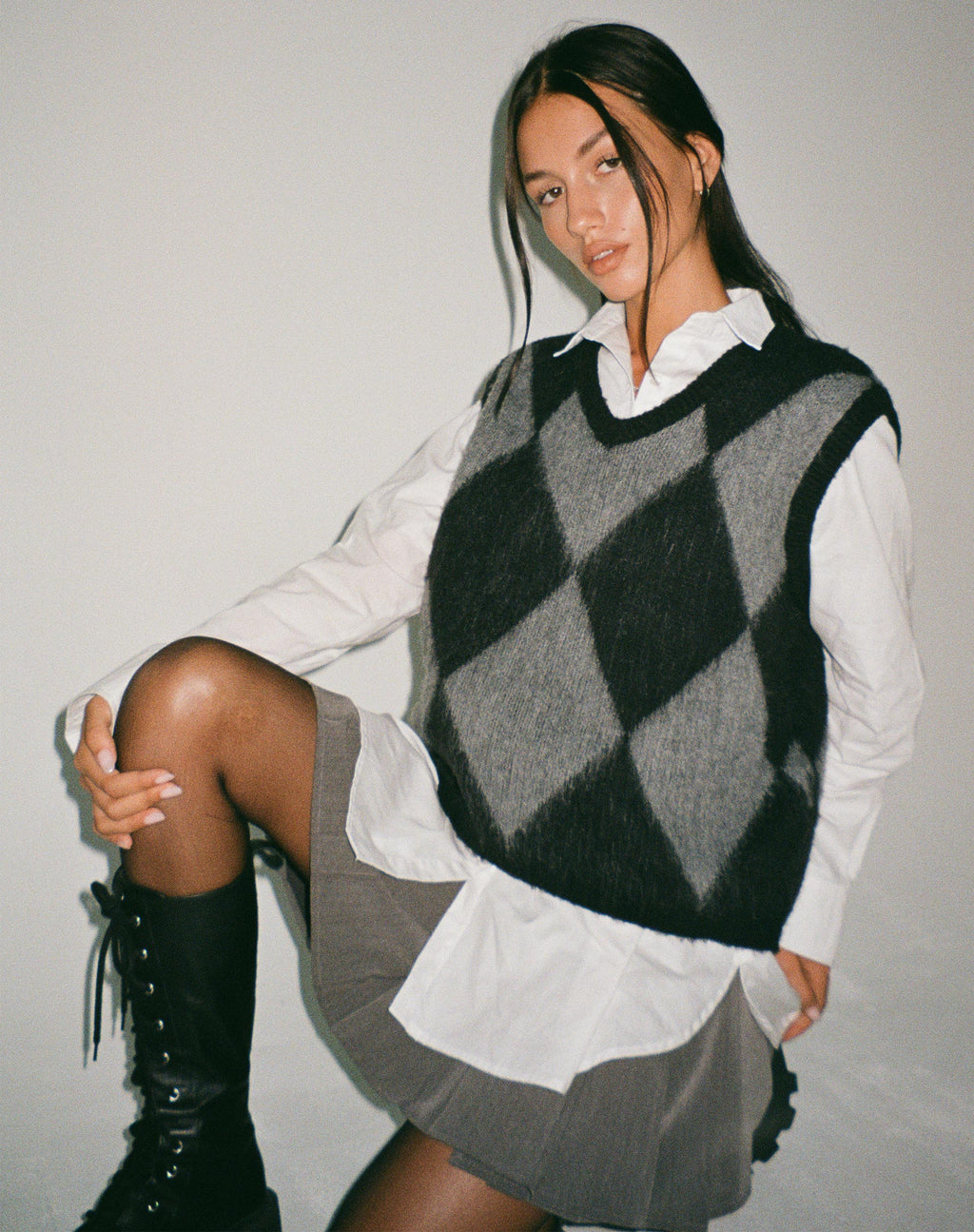 Arisa Sweater Vest in Harlekijn Grijs en Zwart
