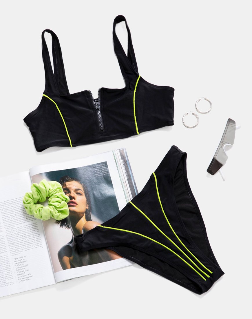 Shielle Bikinitop in zwart met contrasterende biezen