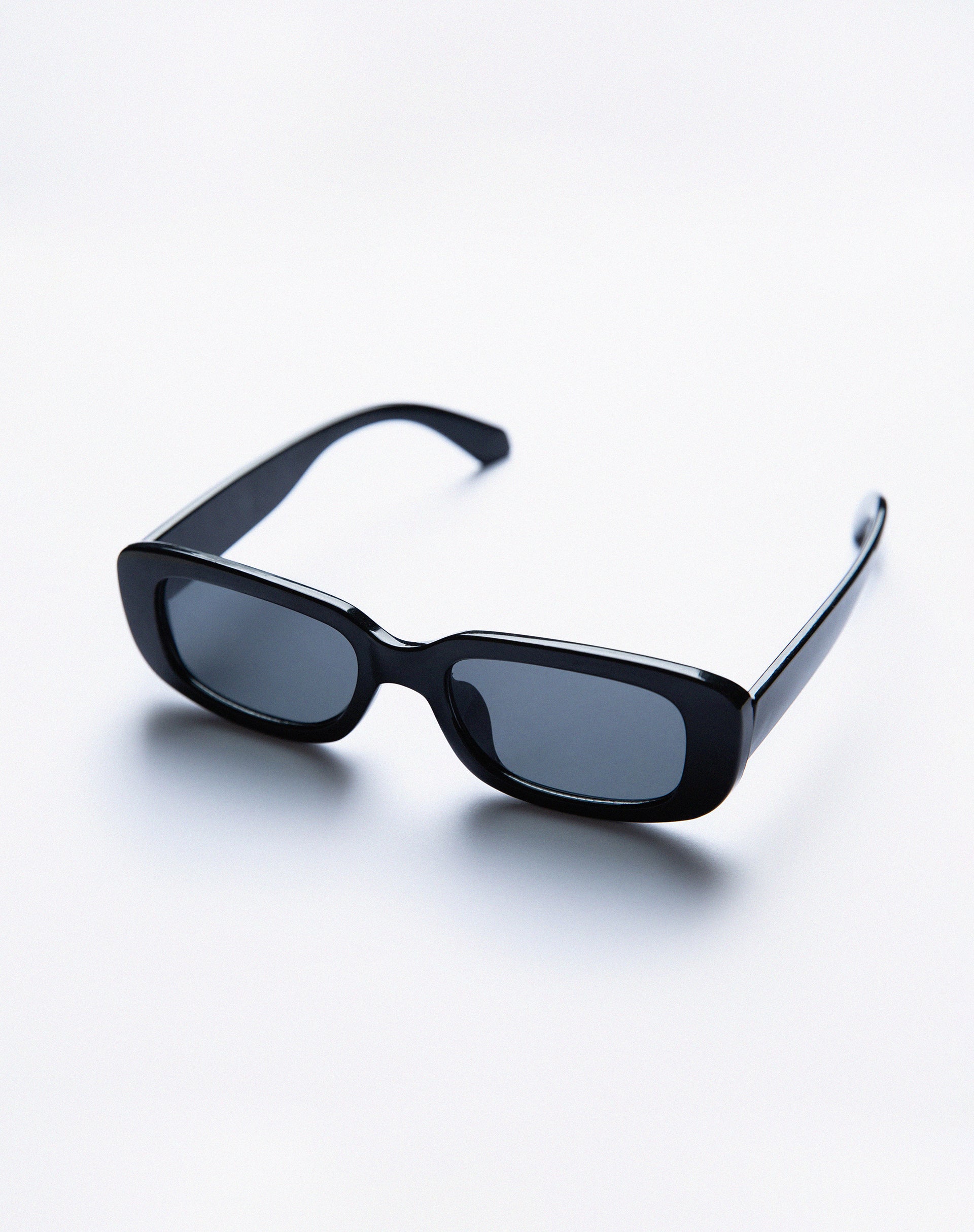 Serena zonnebril in zwart