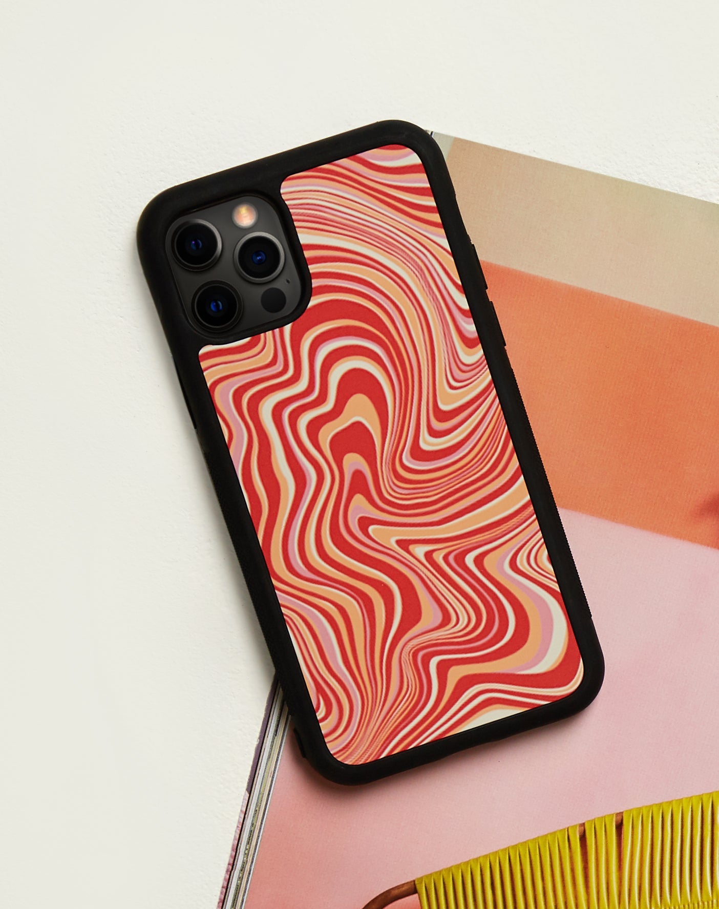 Afbeelding van Motel X Barbara Kristoffersen Iphone Case in 70s Ripple in Mandarijn