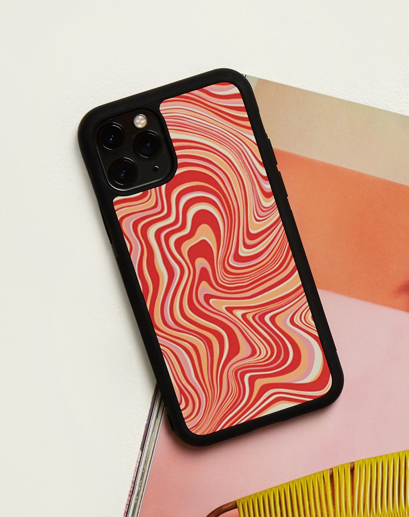 Afbeelding van Motel X Barbara Kristoffersen Iphone Case in 70s Ripple in Mandarijn
